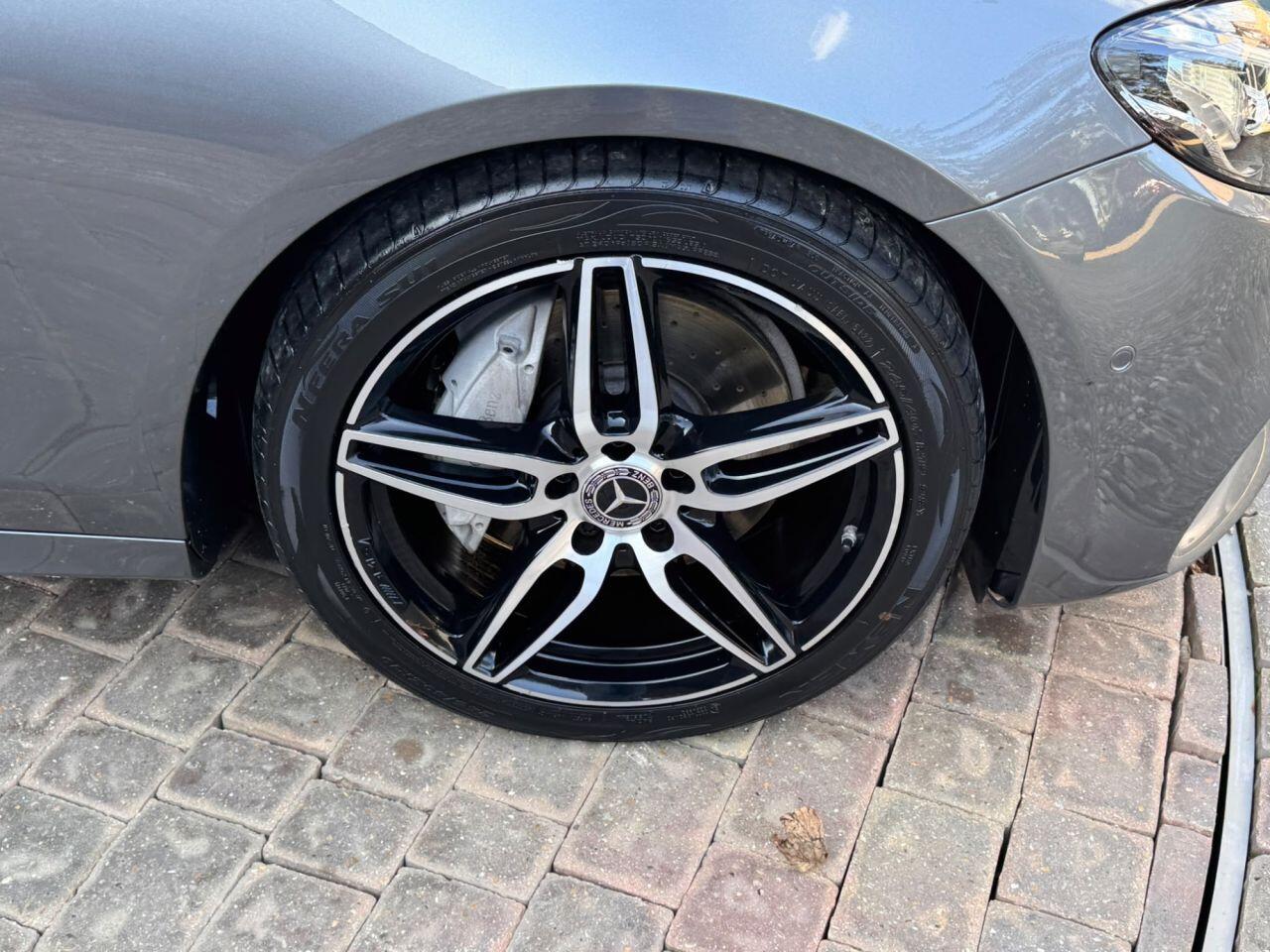 Mercedes-Benz E-Class view 17