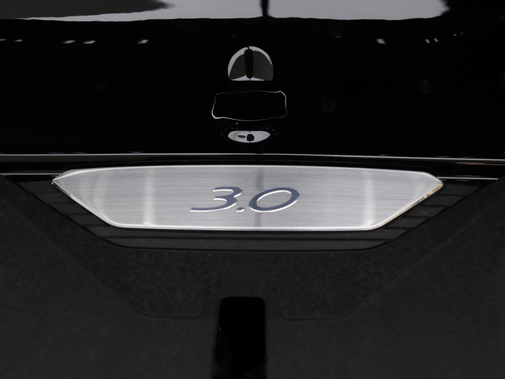 Porsche 911 view 22