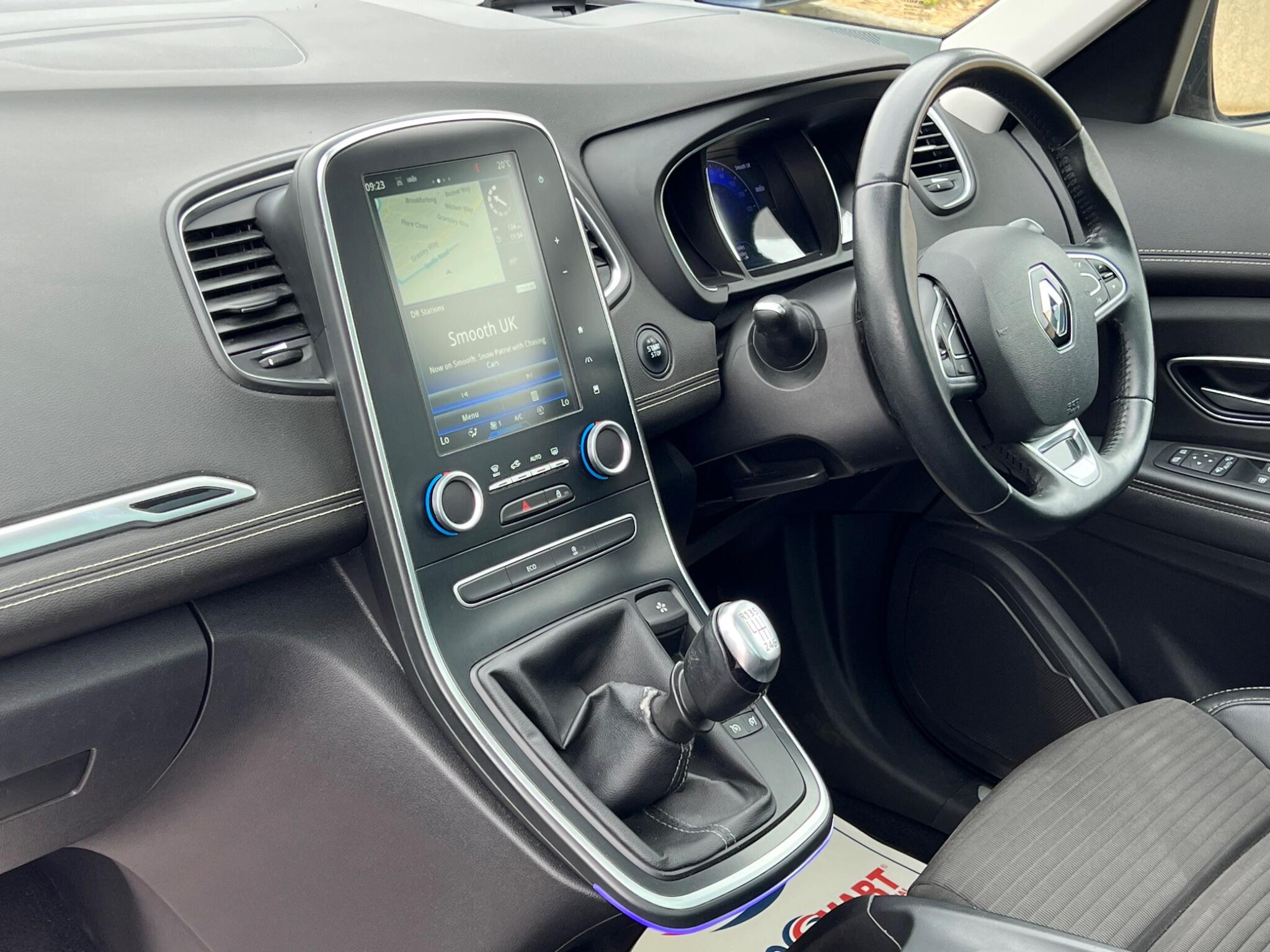 Renault Grand Scenic view 32