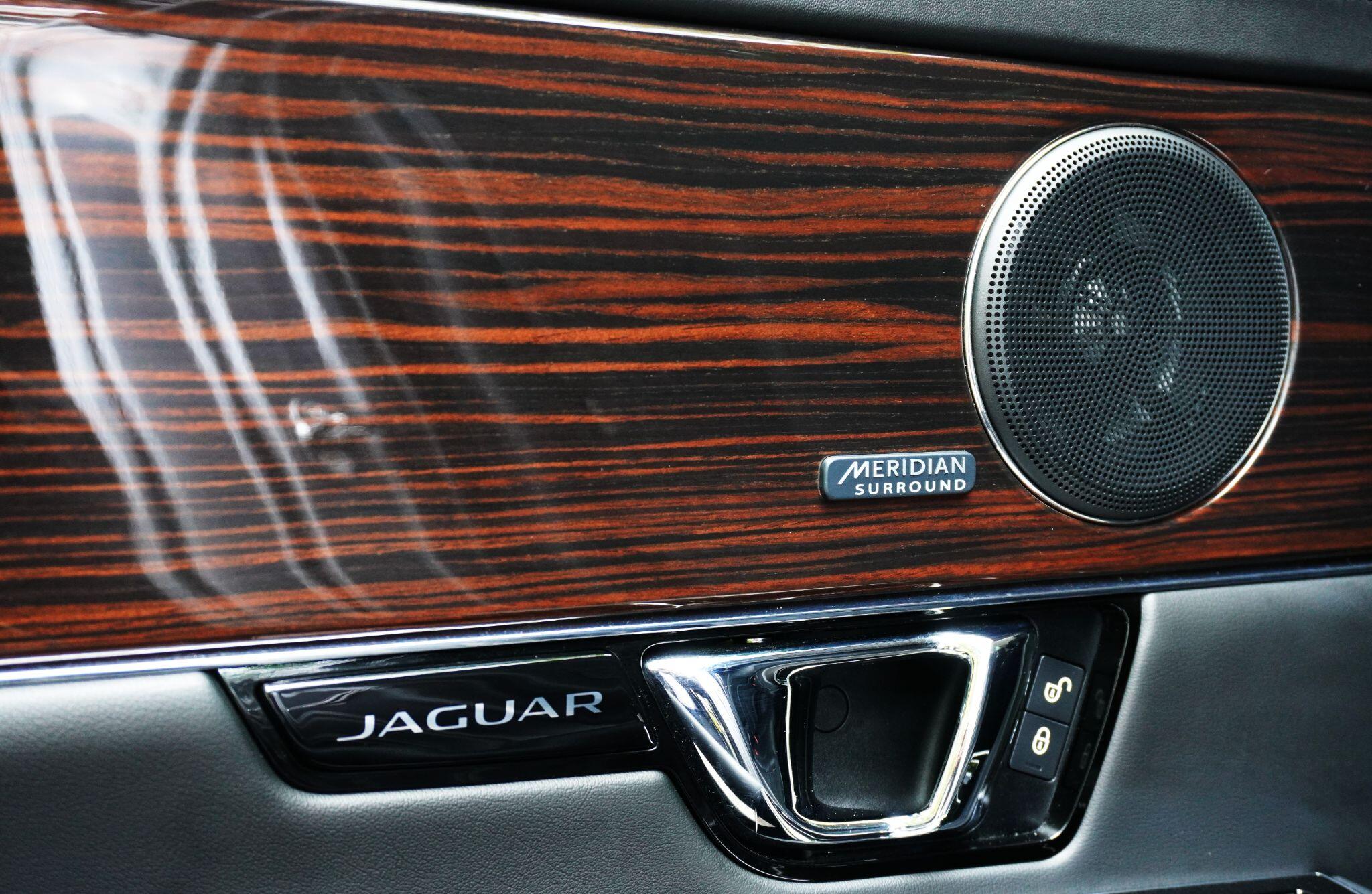 Jaguar XJ view 63