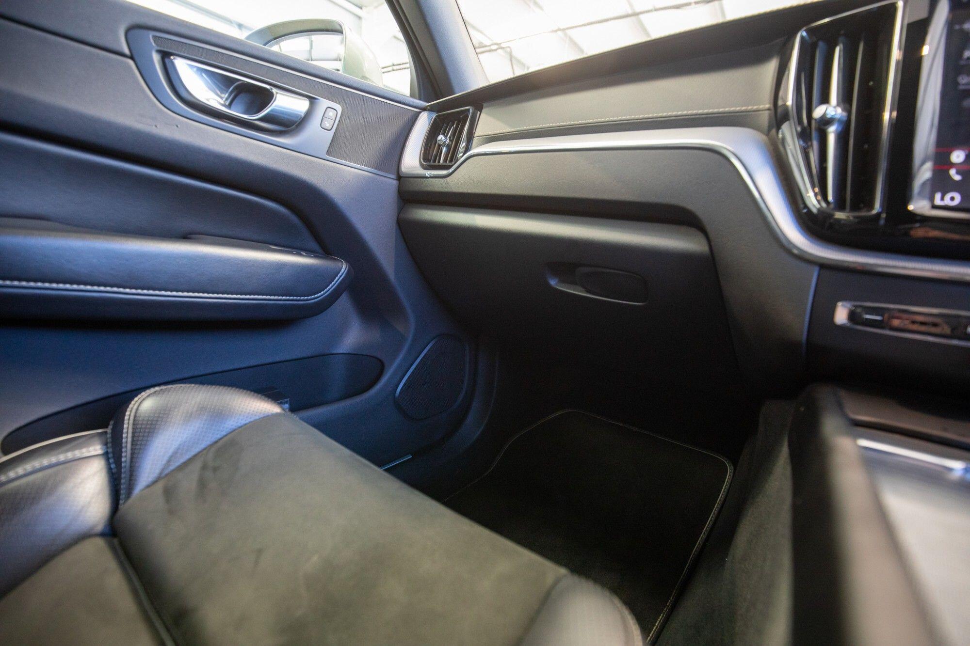 Volvo XC60 view 25