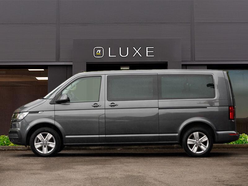 Volkswagen Transporter view 4