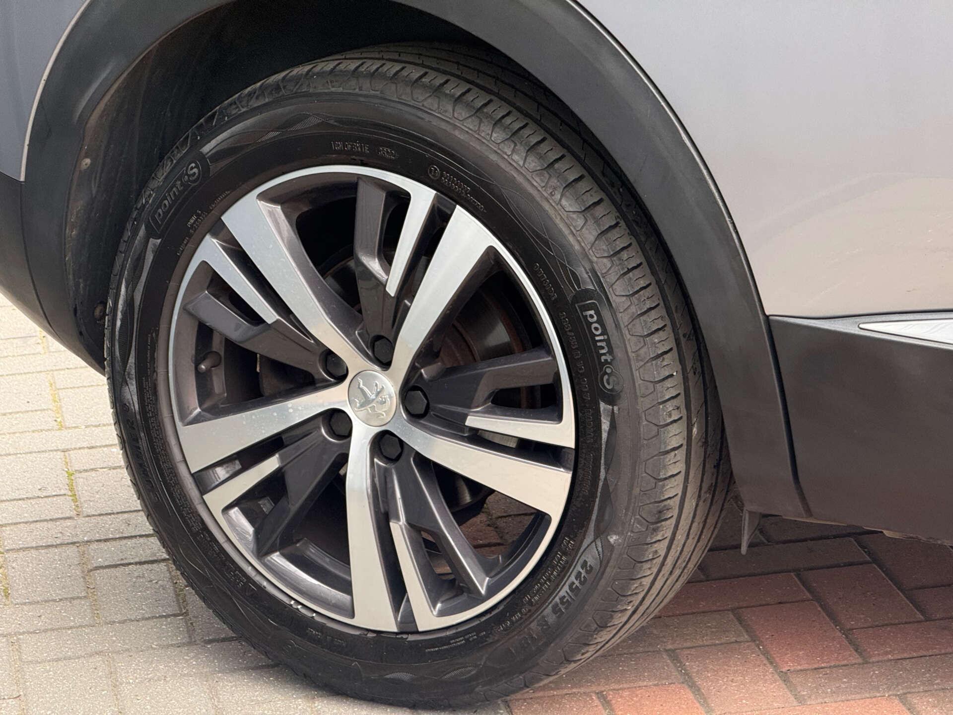 Peugeot 3008 view 18