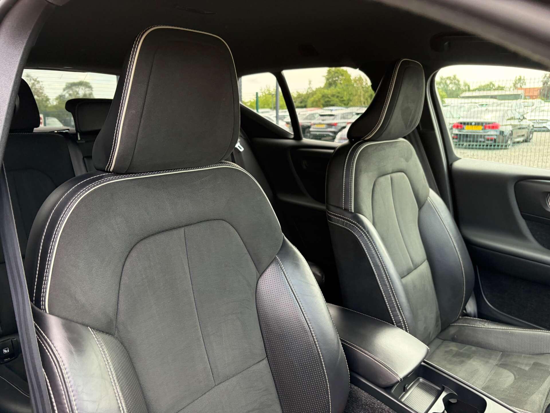 Volvo XC40 view 35