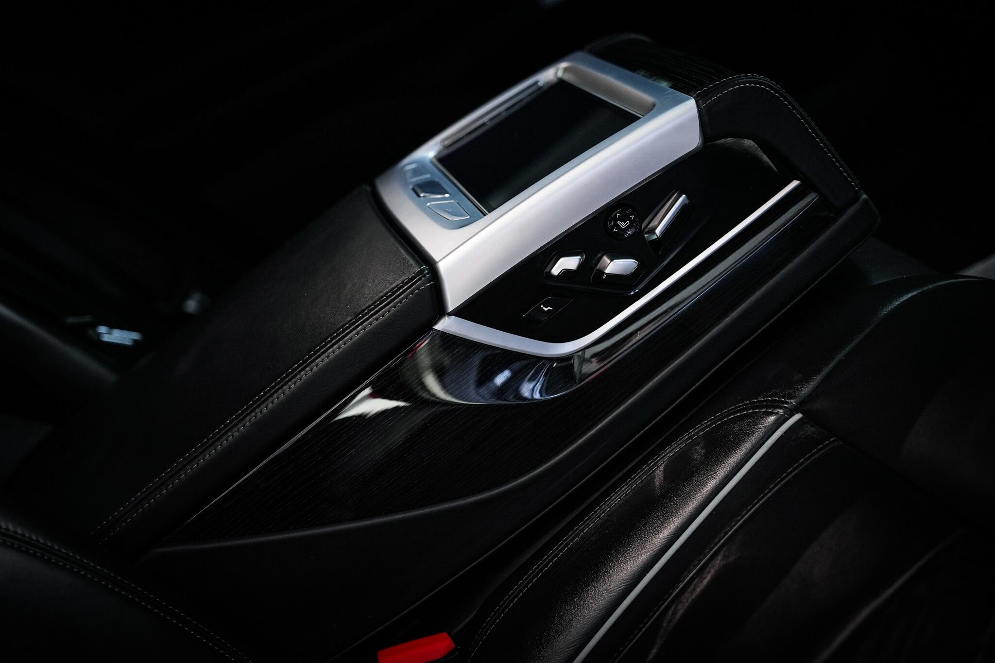 BMW 7 Series view 57