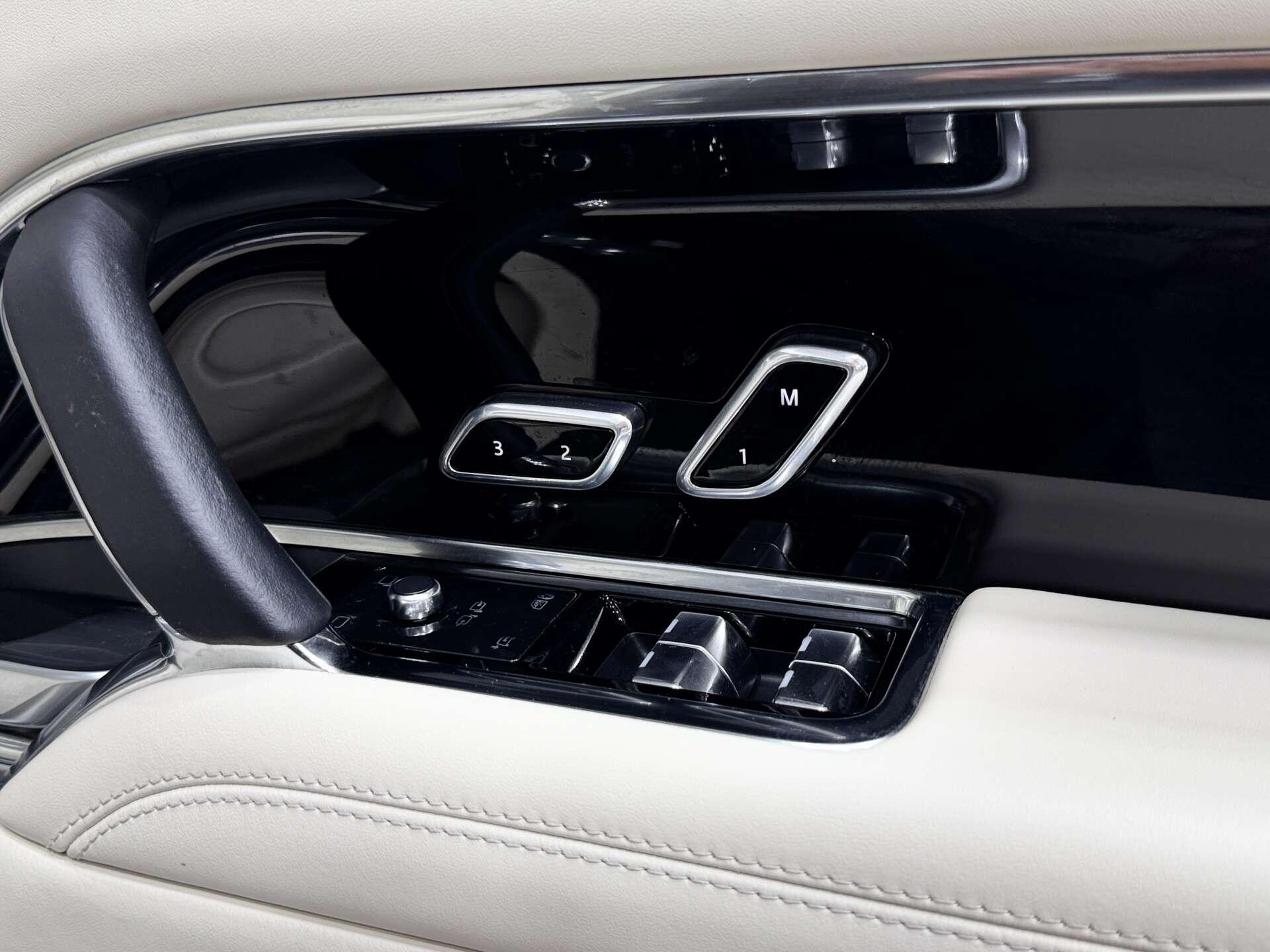 Land Rover Range Rover view 44
