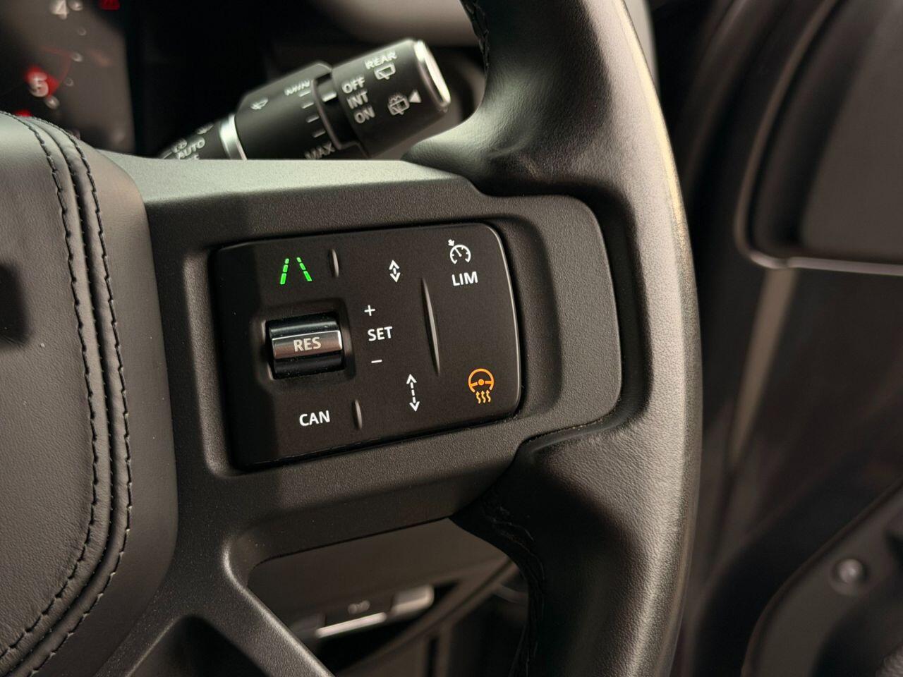 Land Rover Defender view 36