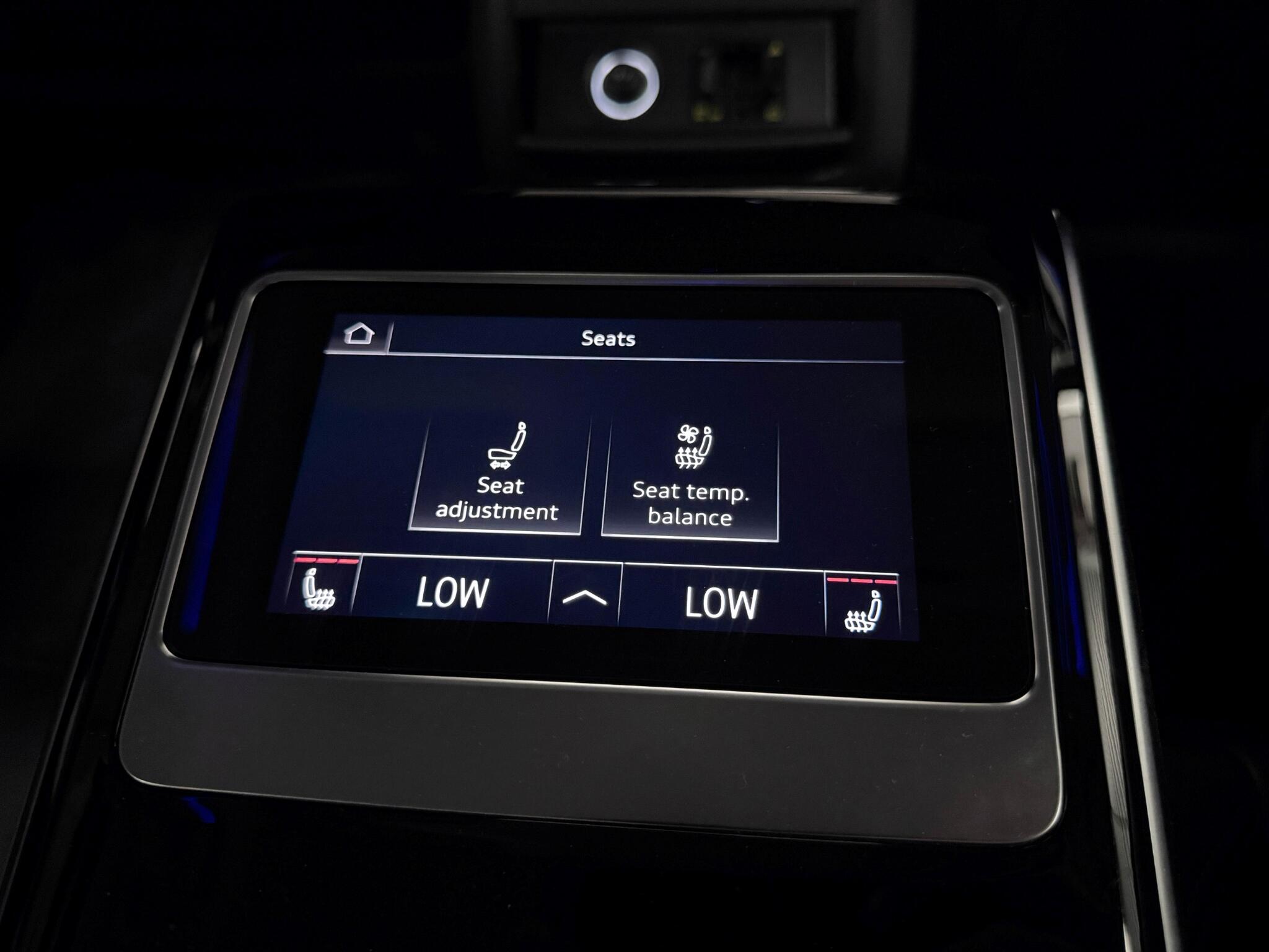 Audi A8 view 35
