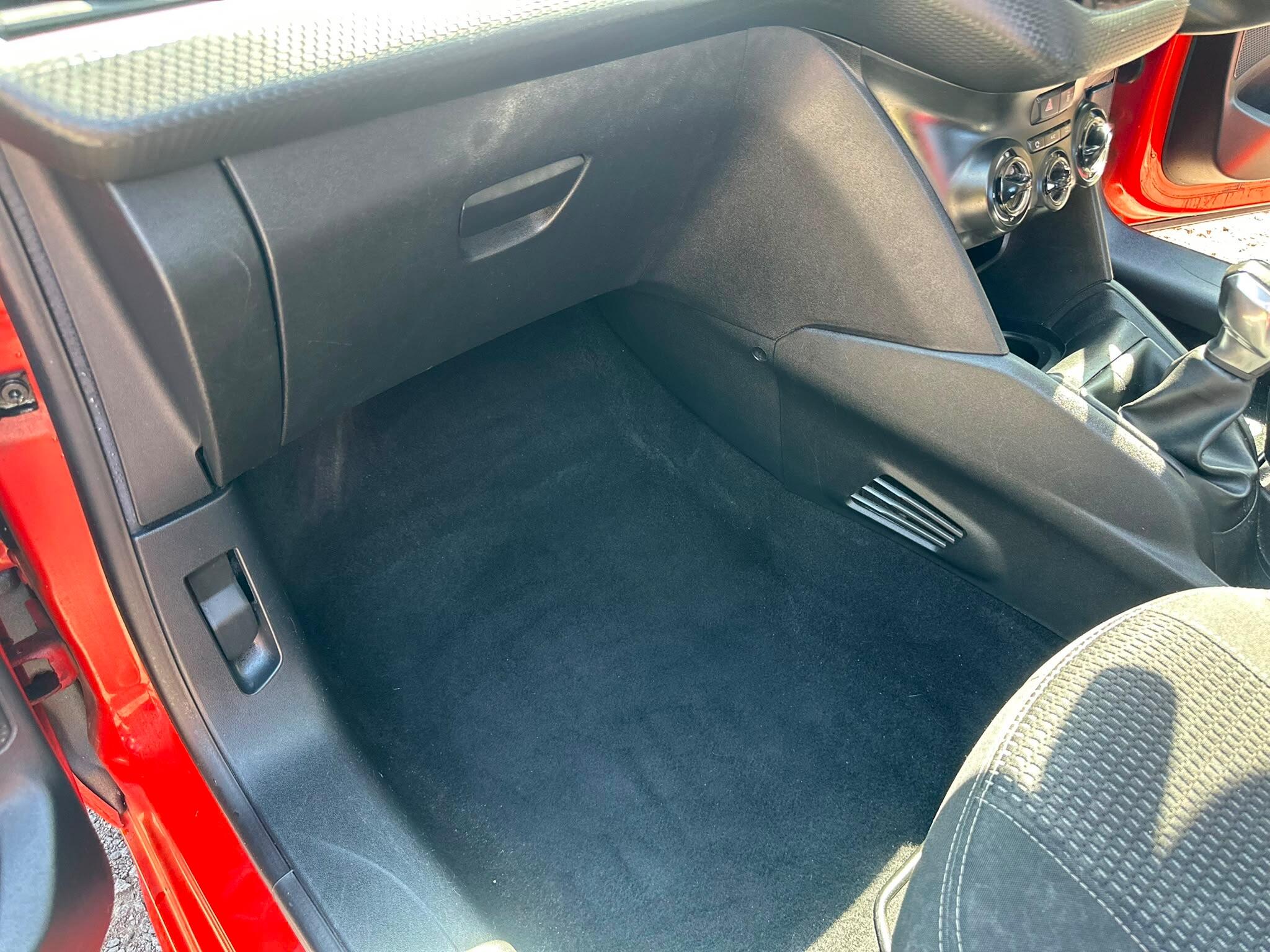 Peugeot 208 view 47