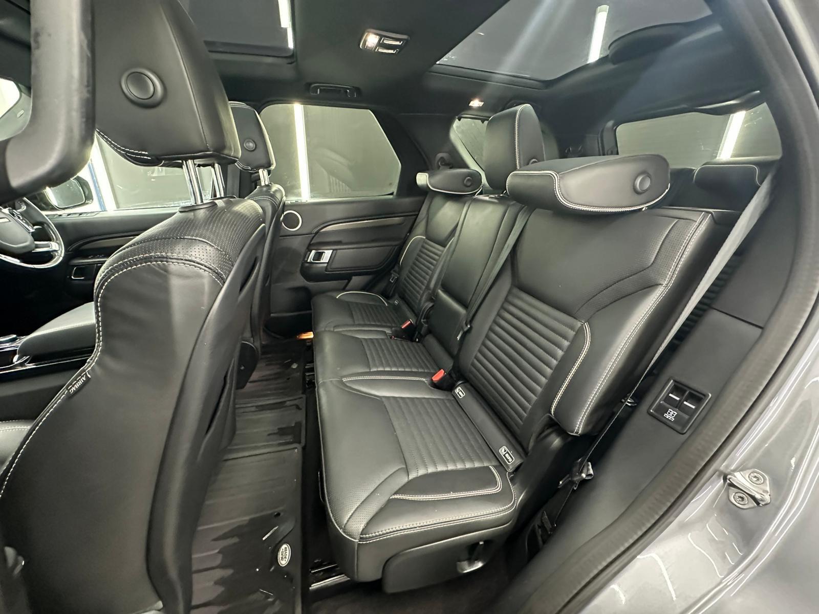 Land Rover Discovery view 36