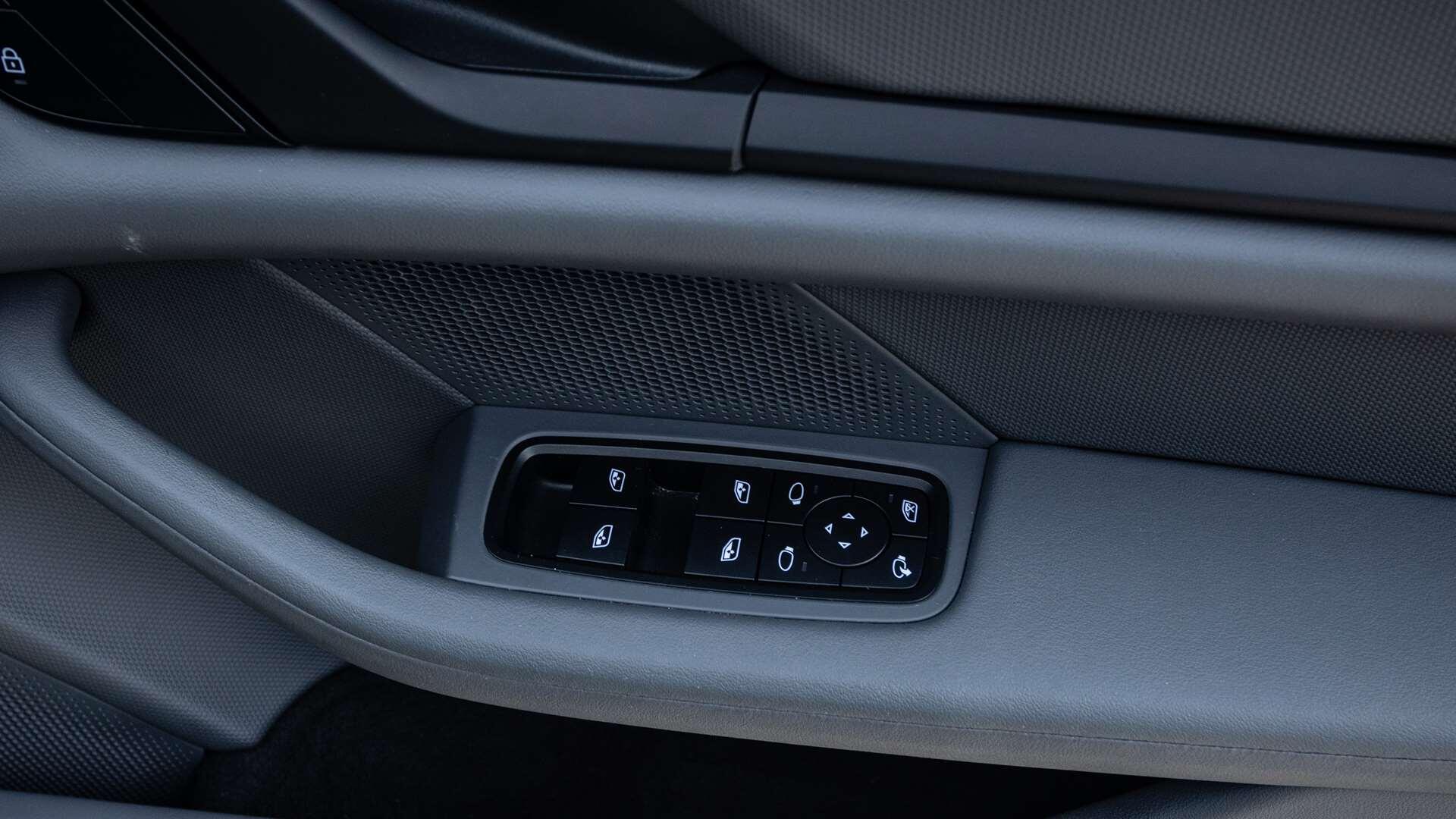 Porsche Taycan view 30