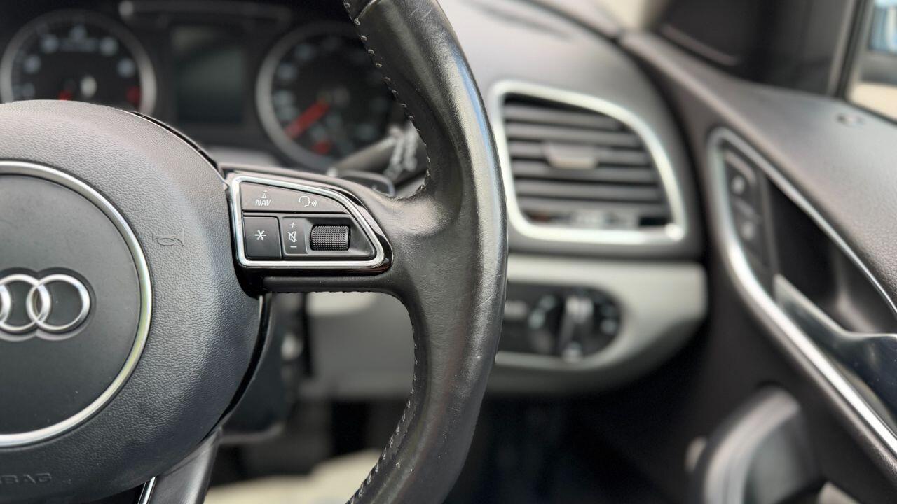 Audi Q3 view 29