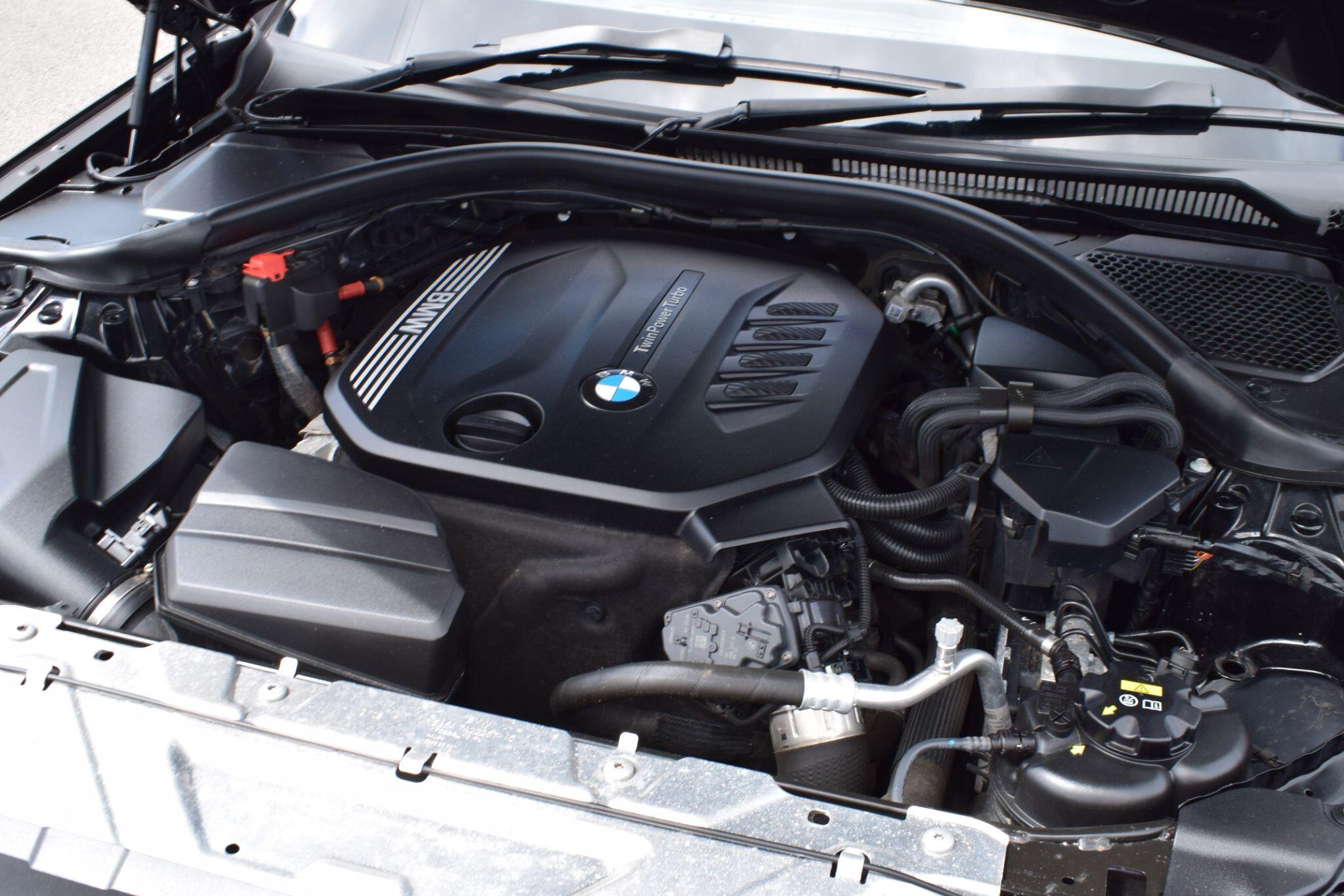 BMW 3 Series view 32