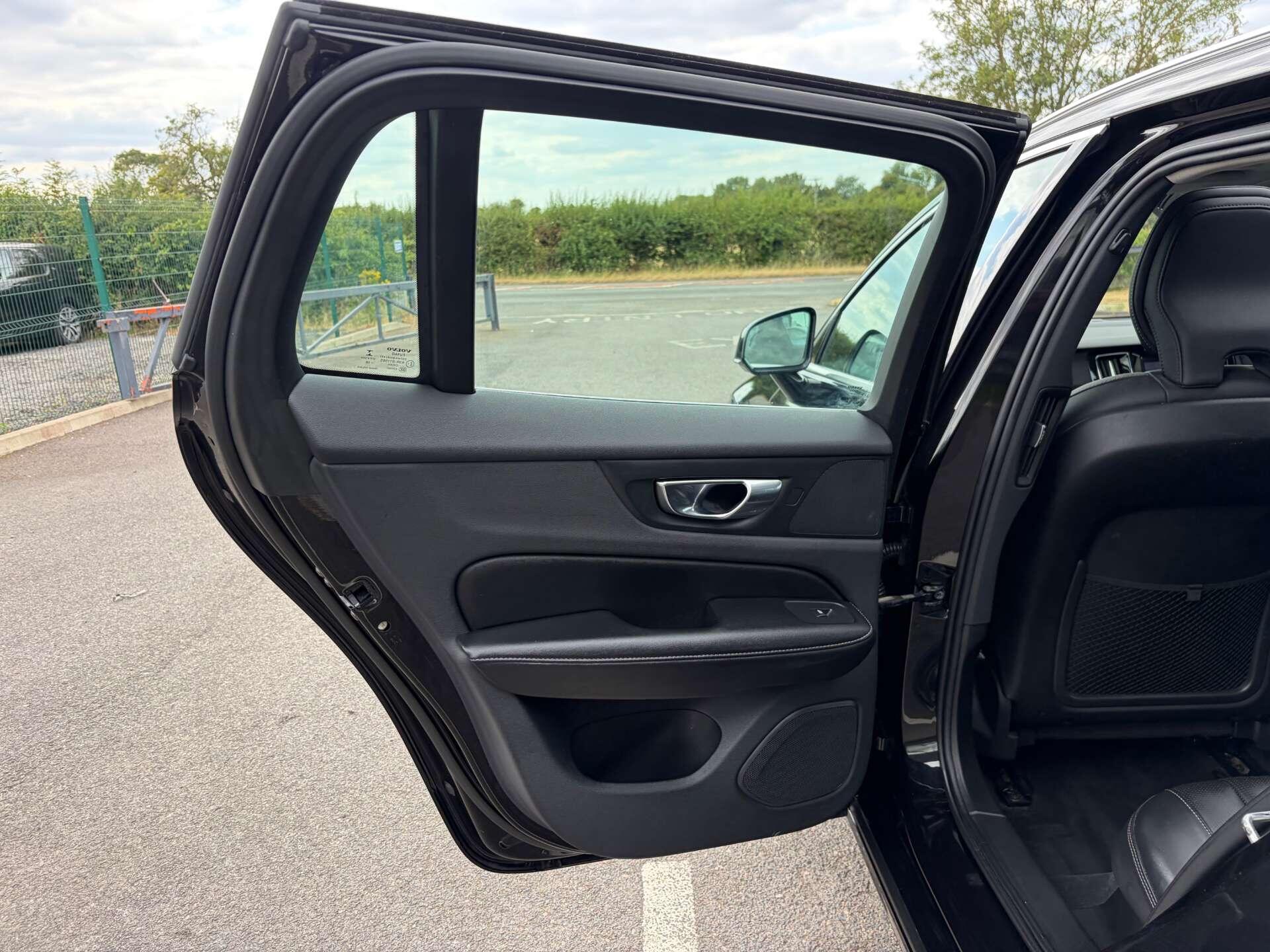 Volvo V60 view 19