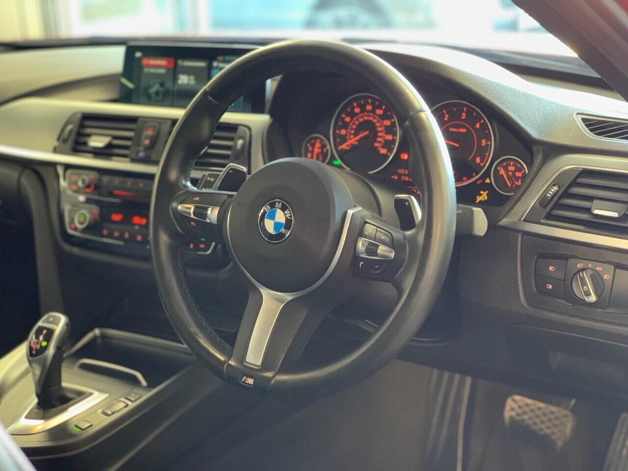 BMW 3 Series view 40