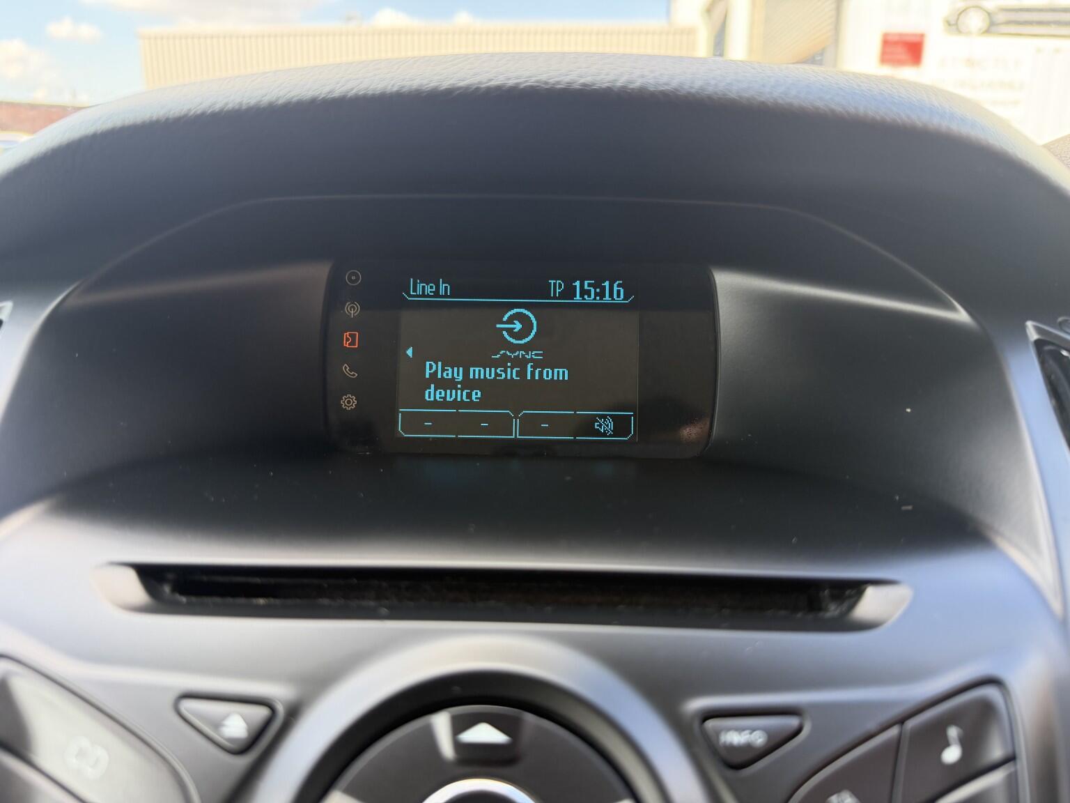 Ford Focus view 34