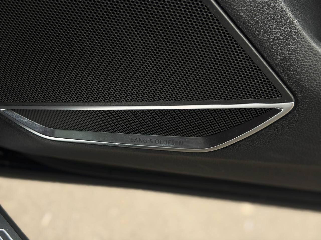 Audi Q3 view 49