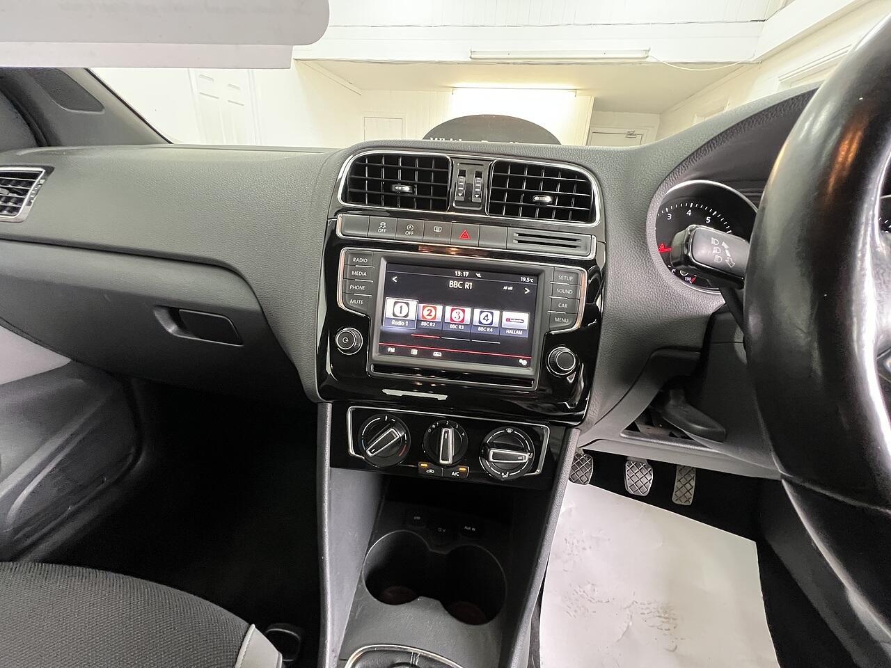 Volkswagen Polo view 11