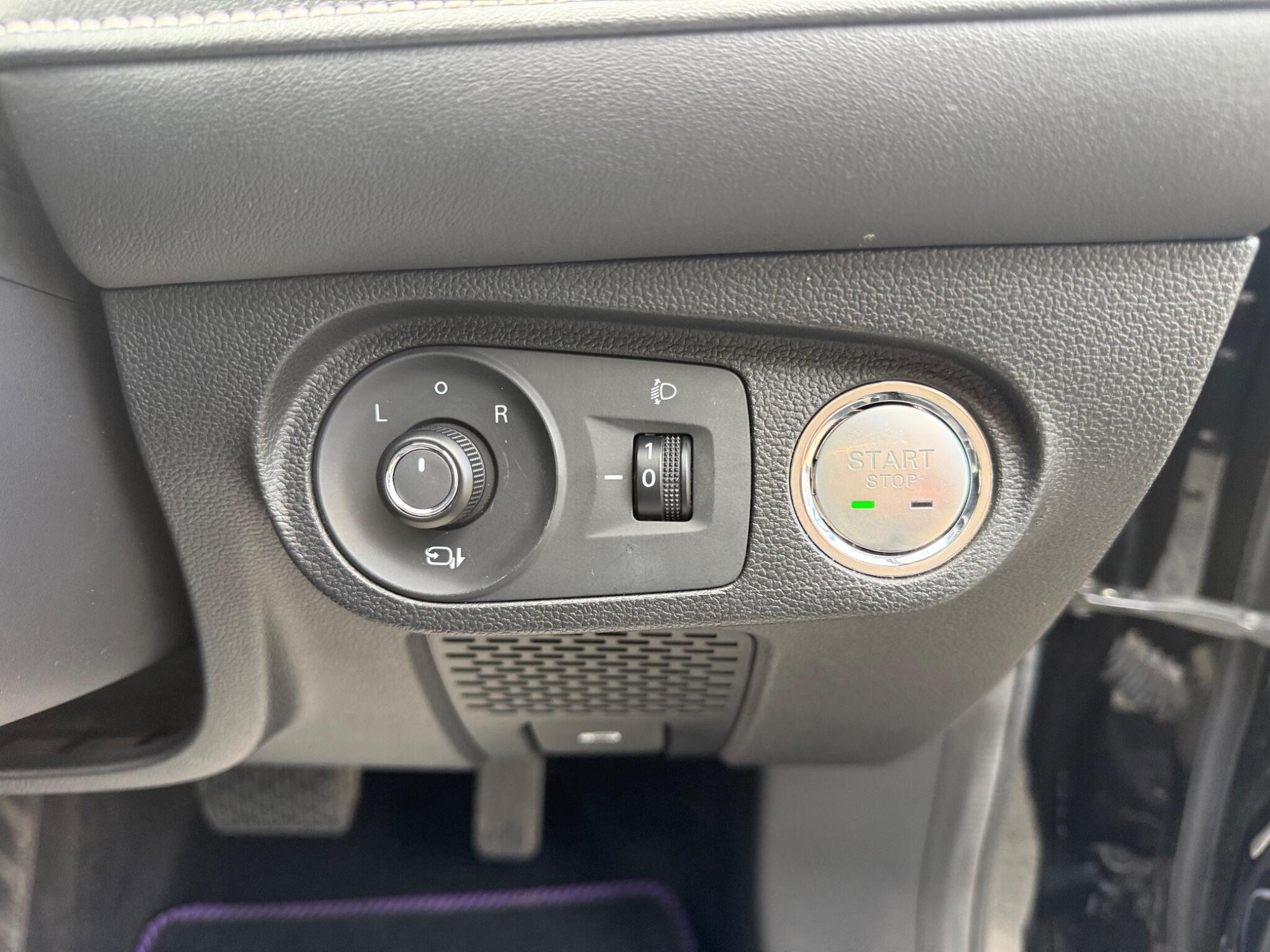 MG MG5 view 16
