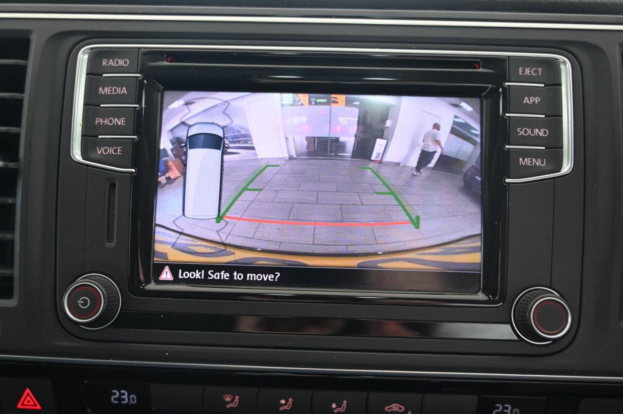 Volkswagen Caravelle view 27
