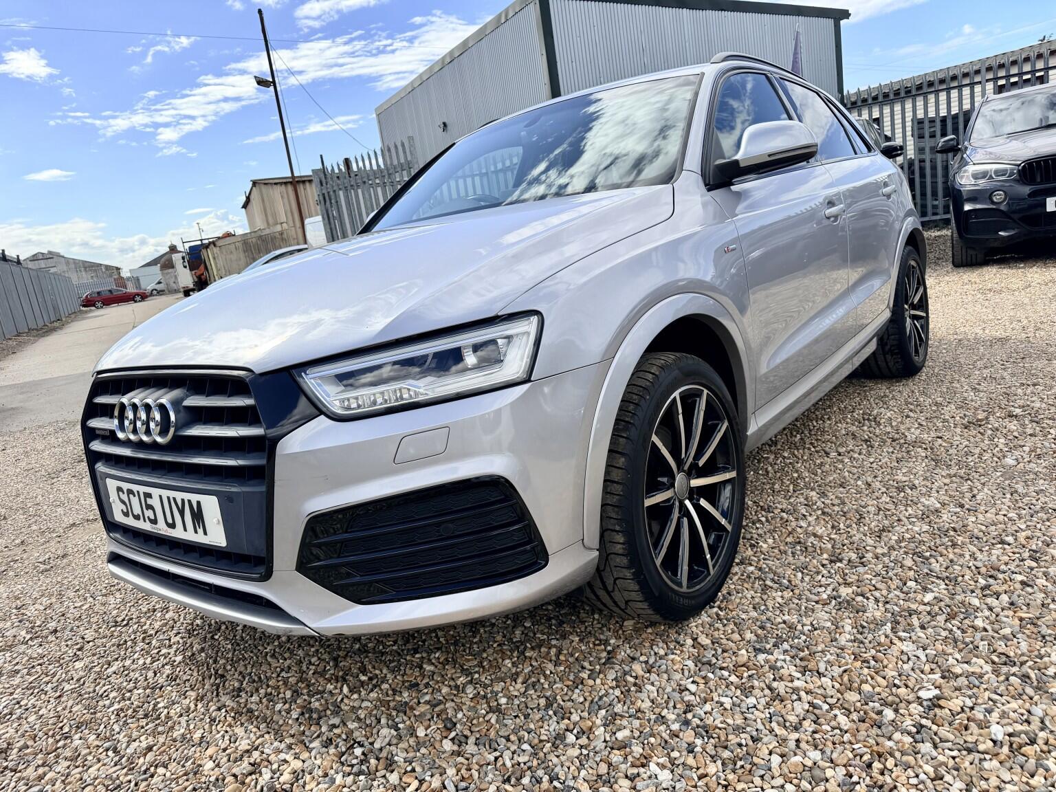 Audi Q3 view 10