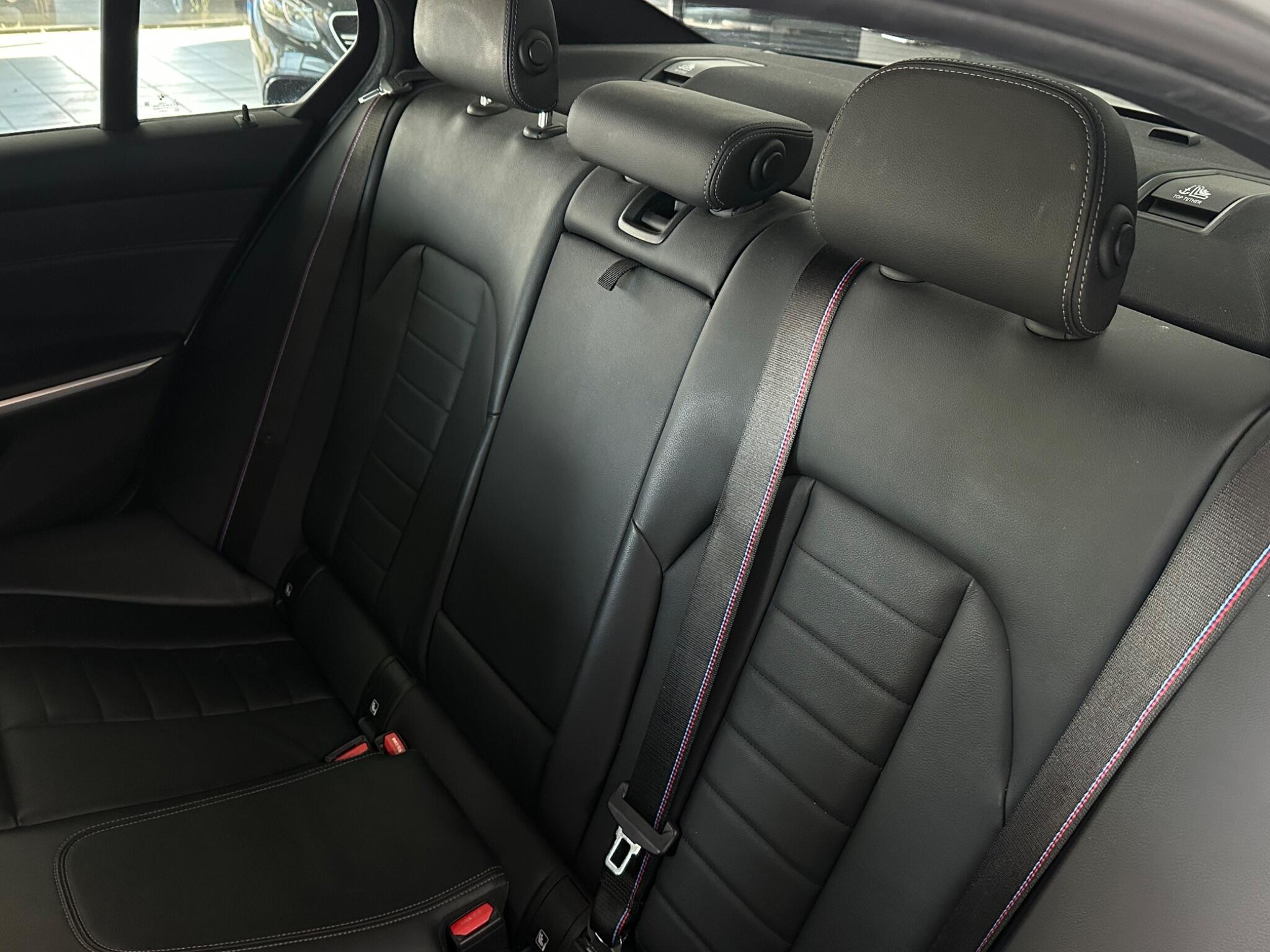 BMW 3 Series view 36