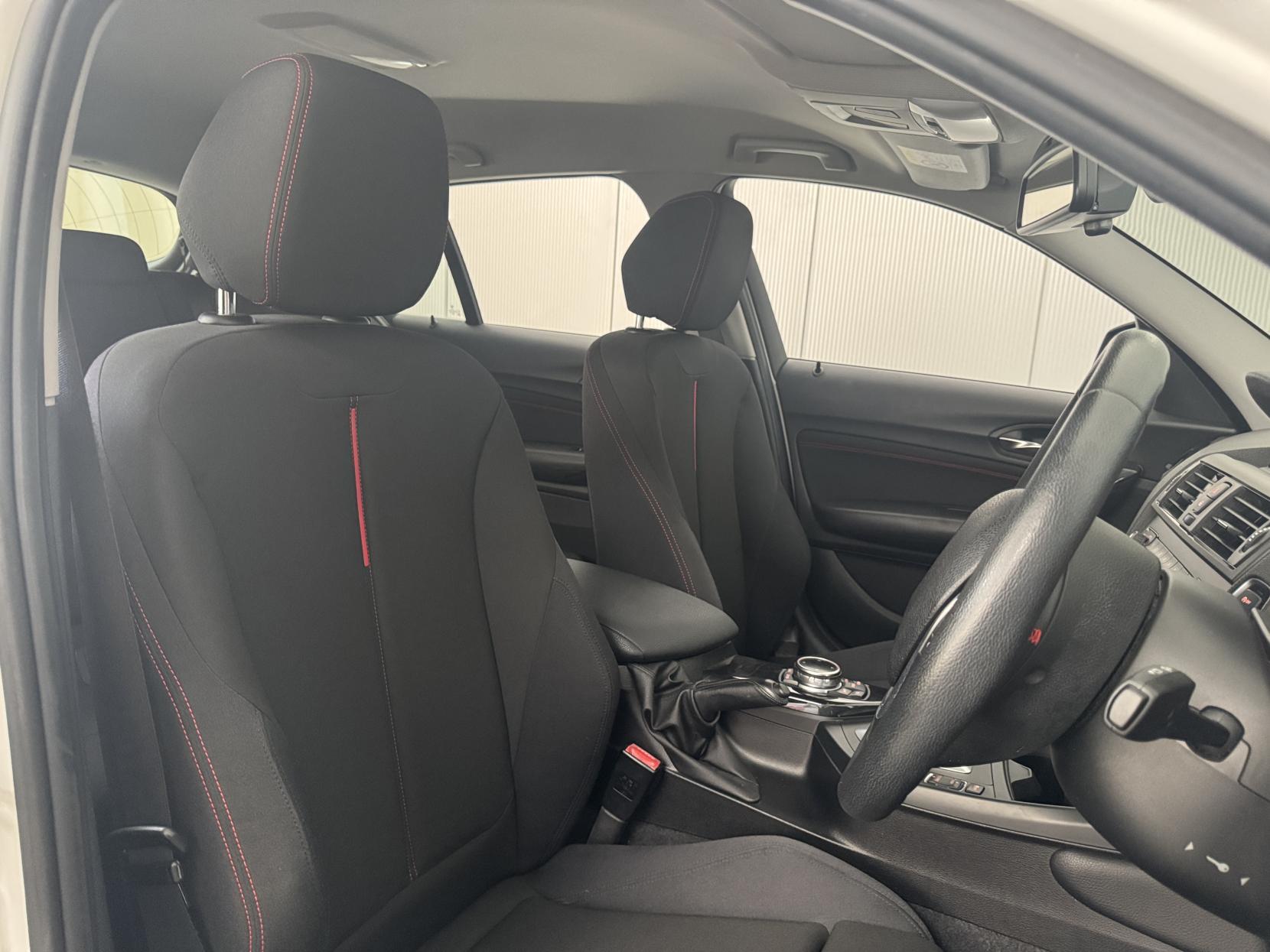 BMW 1 Series view 48