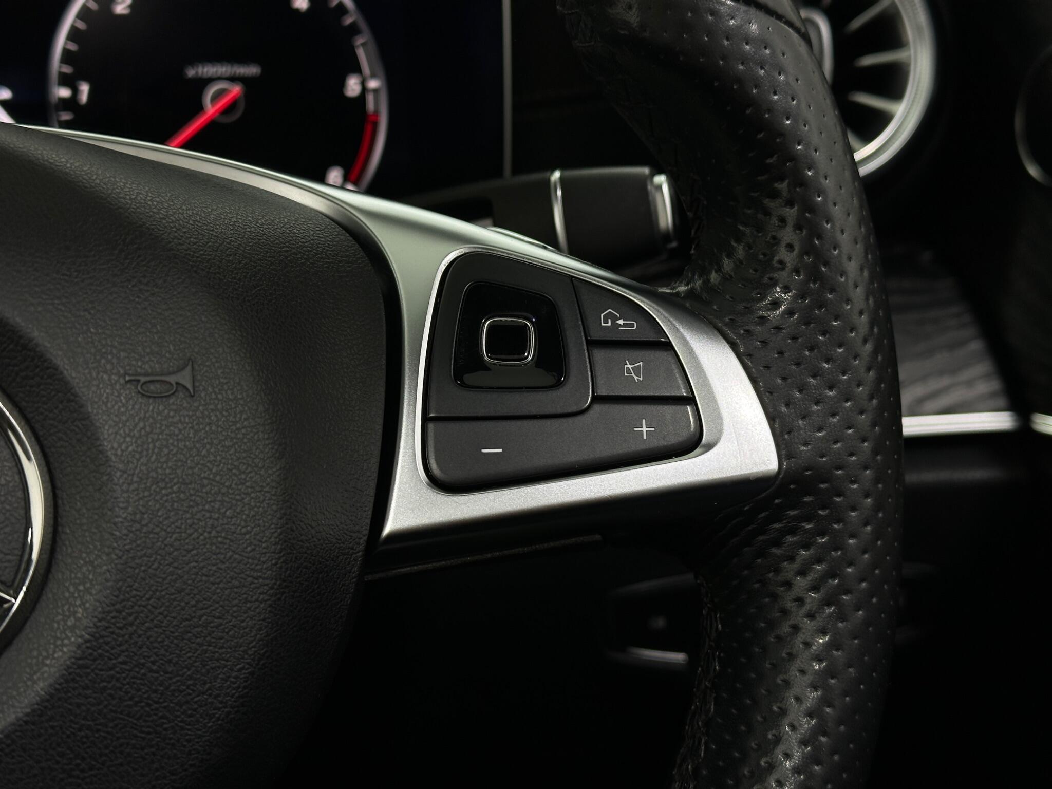 Mercedes-Benz E-Class view 15