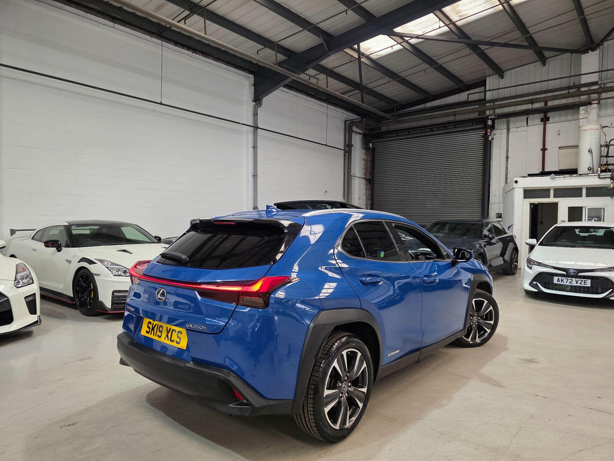 Lexus Ux view 26