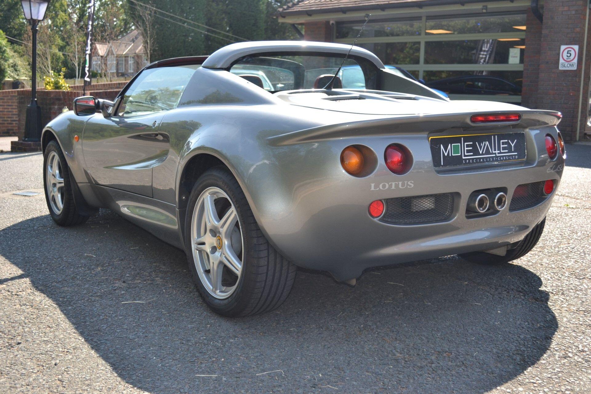 Lotus Elise view 8