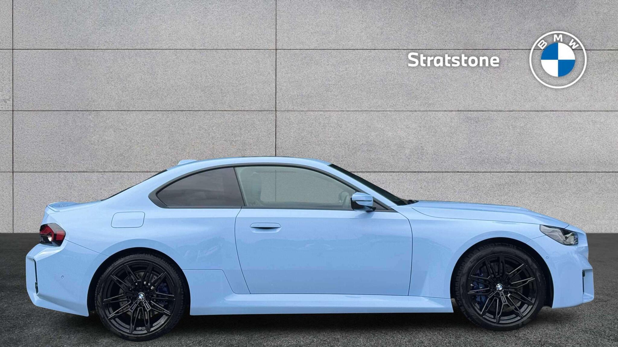 BMW M2 view 3