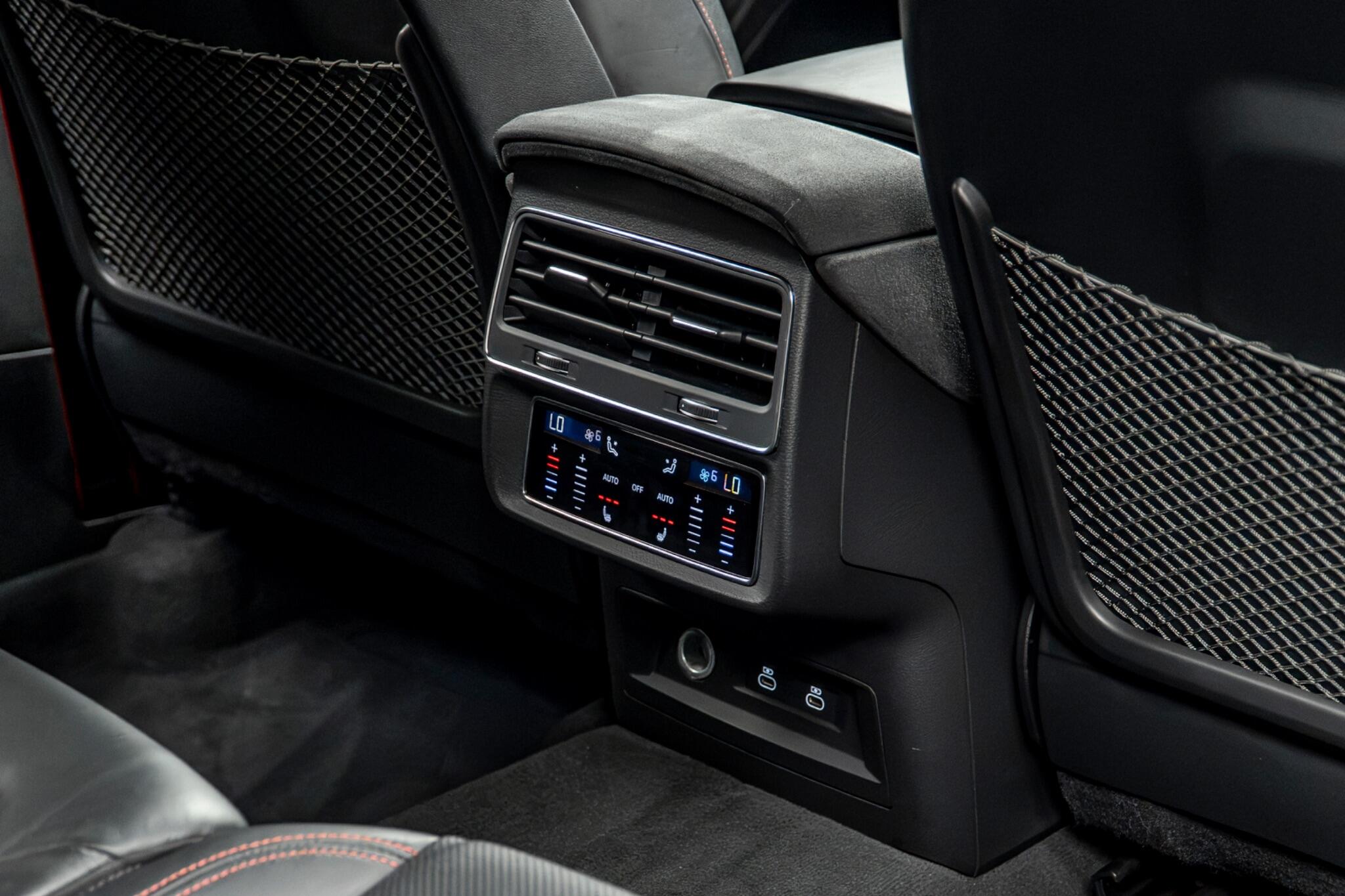 Audi RS Q8 view 47