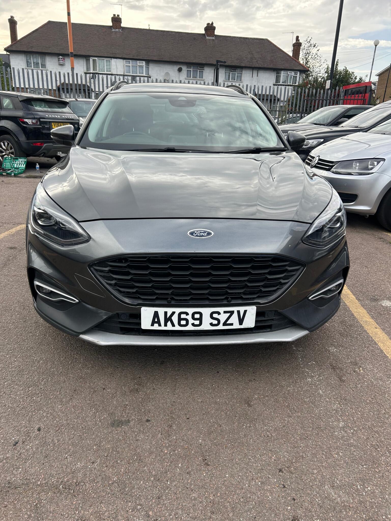 Ford Focus view 3