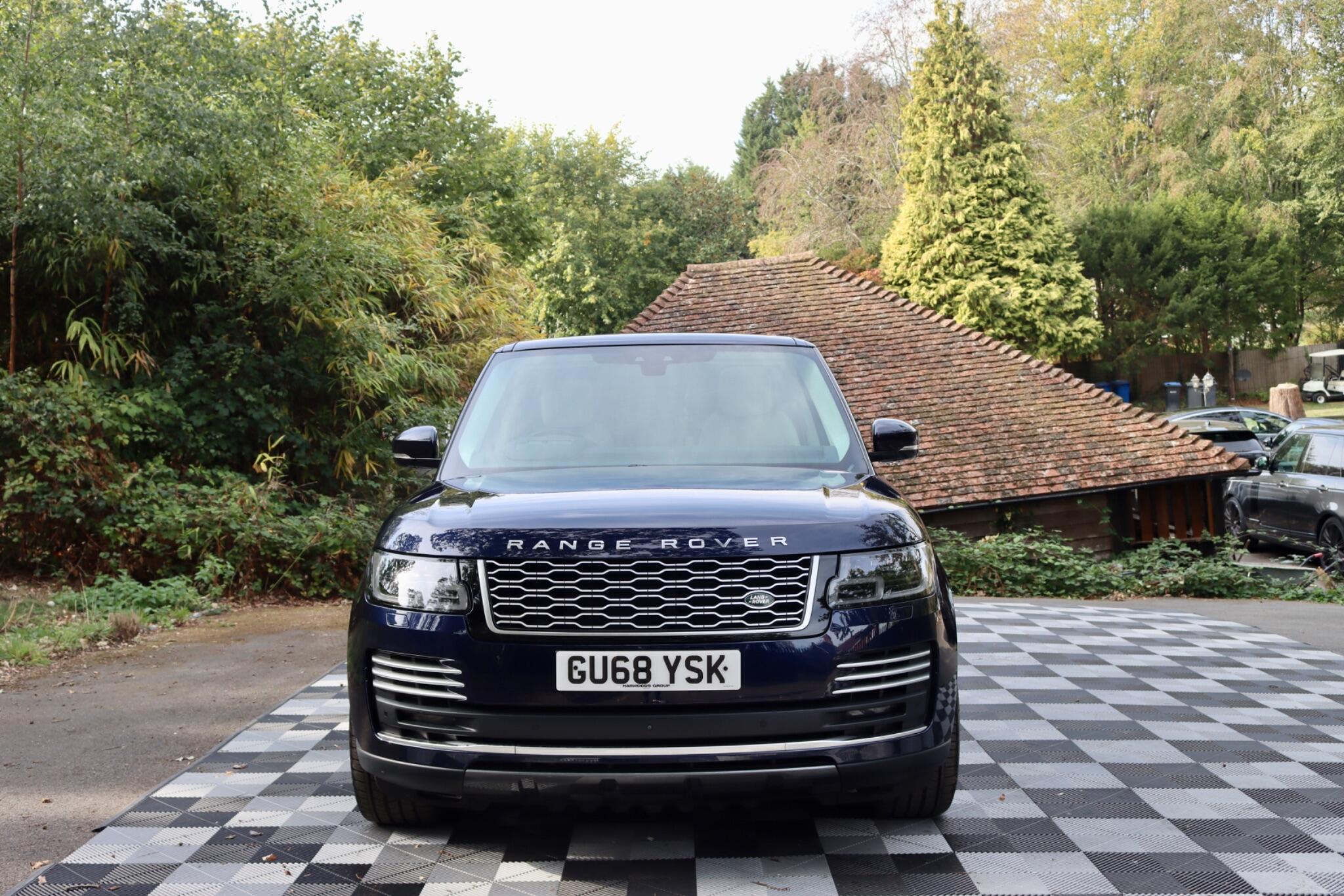 Land Rover Range Rover view 14