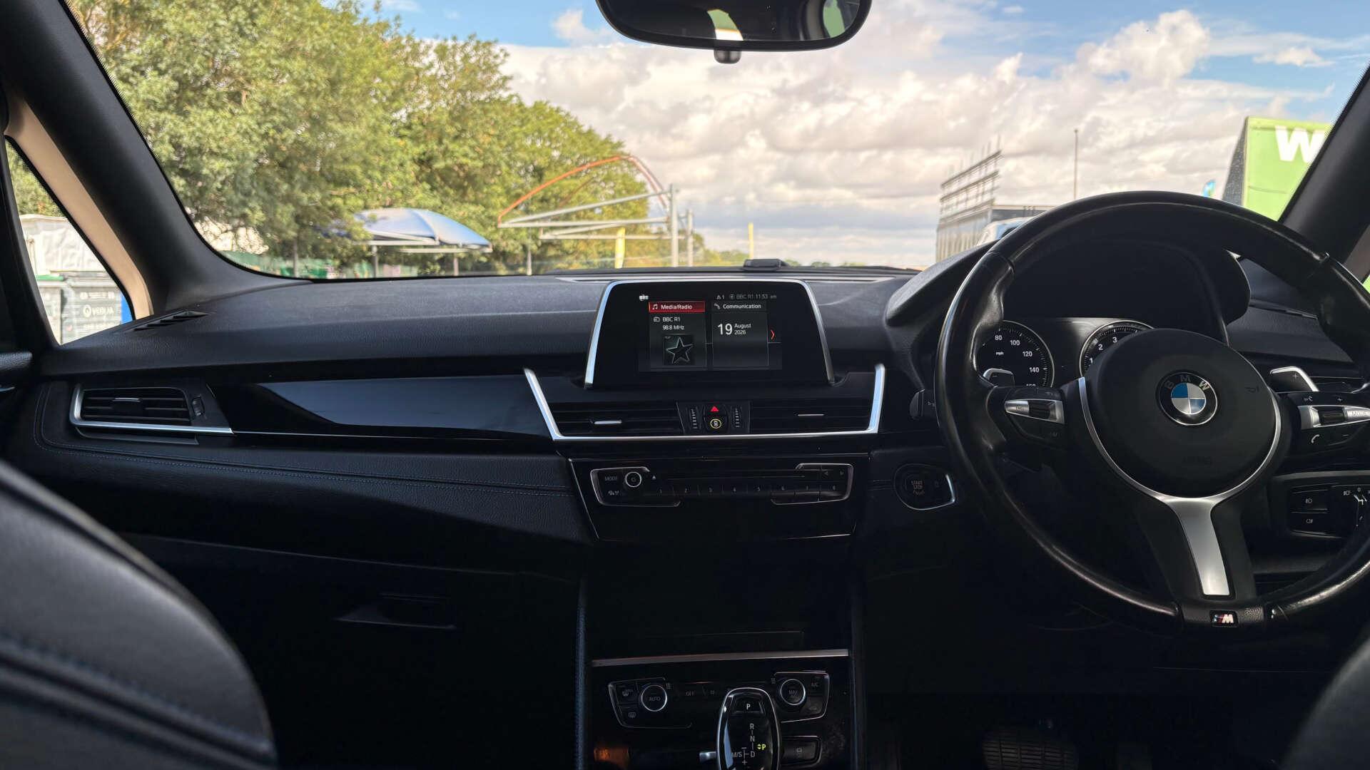 BMW 2 Series view 35