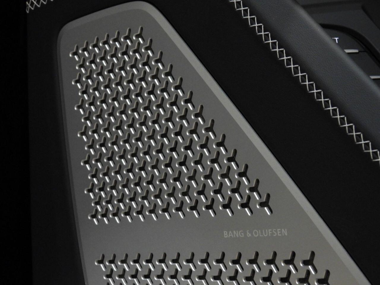 Lamborghini Urus view 40