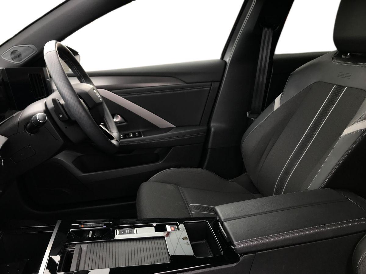 Vauxhall Astra view 6