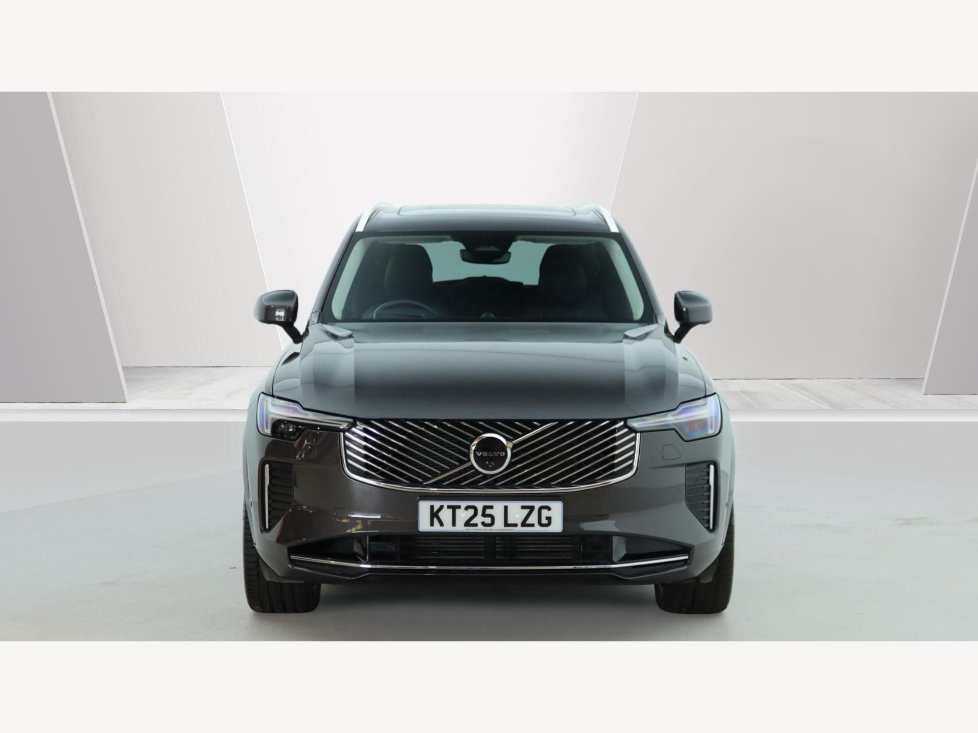 Volvo XC90 view 11
