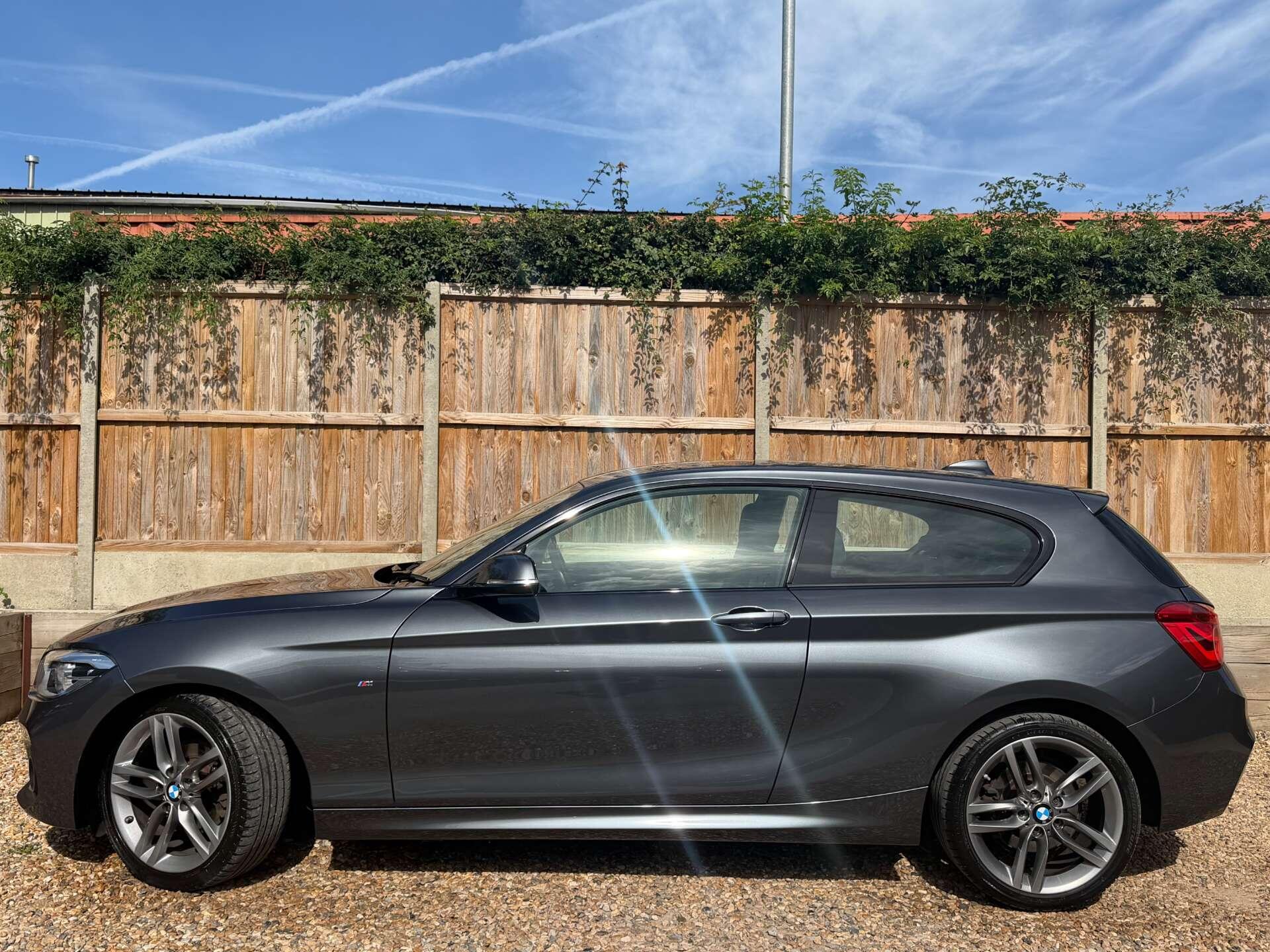 BMW 1 Series view 6