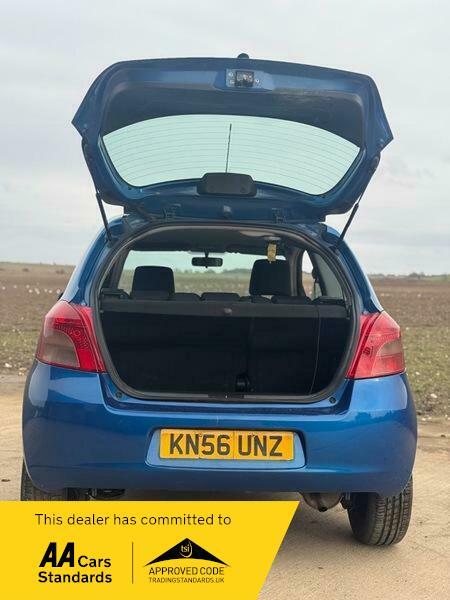 2006 Toyota Yaris image 17