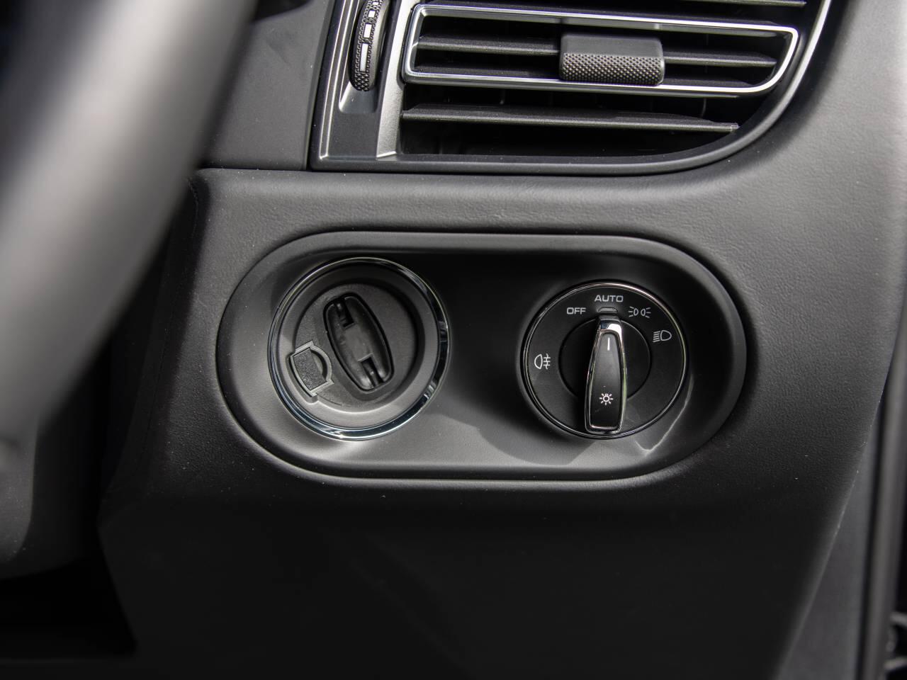 Porsche Macan view 58