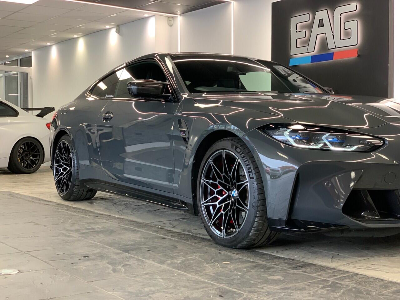 BMW M4 view 6