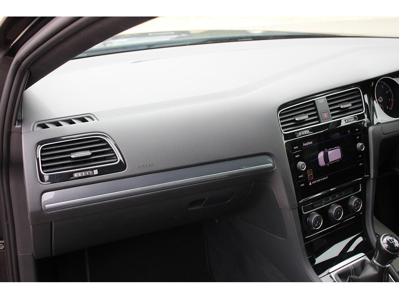 Volkswagen Golf view 14
