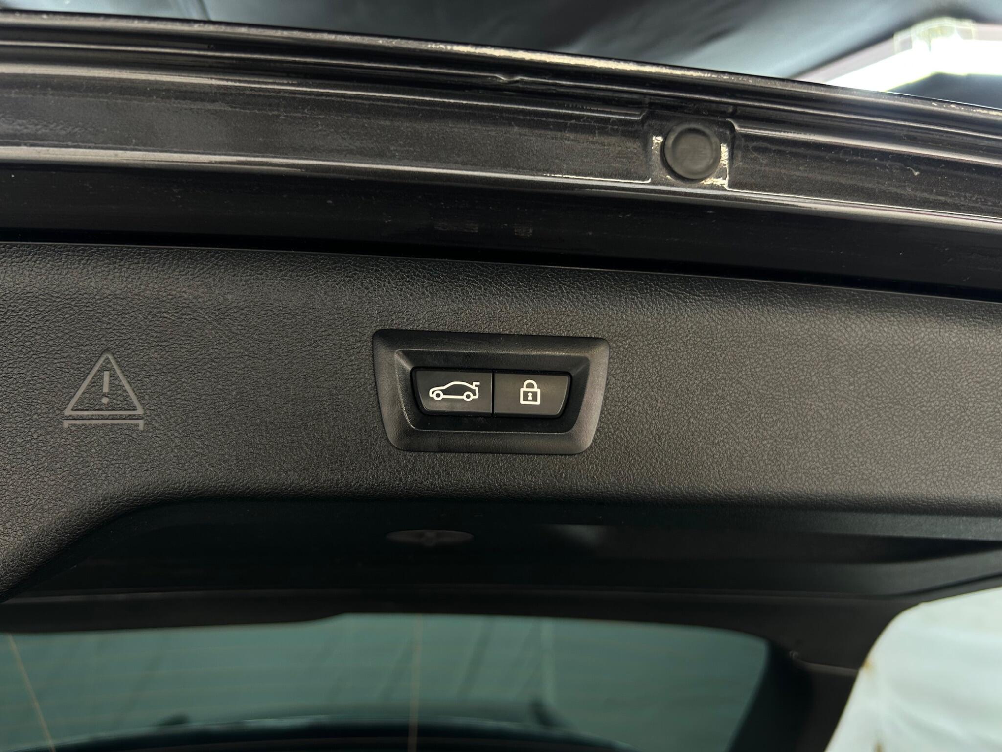BMW 5 Series view 27