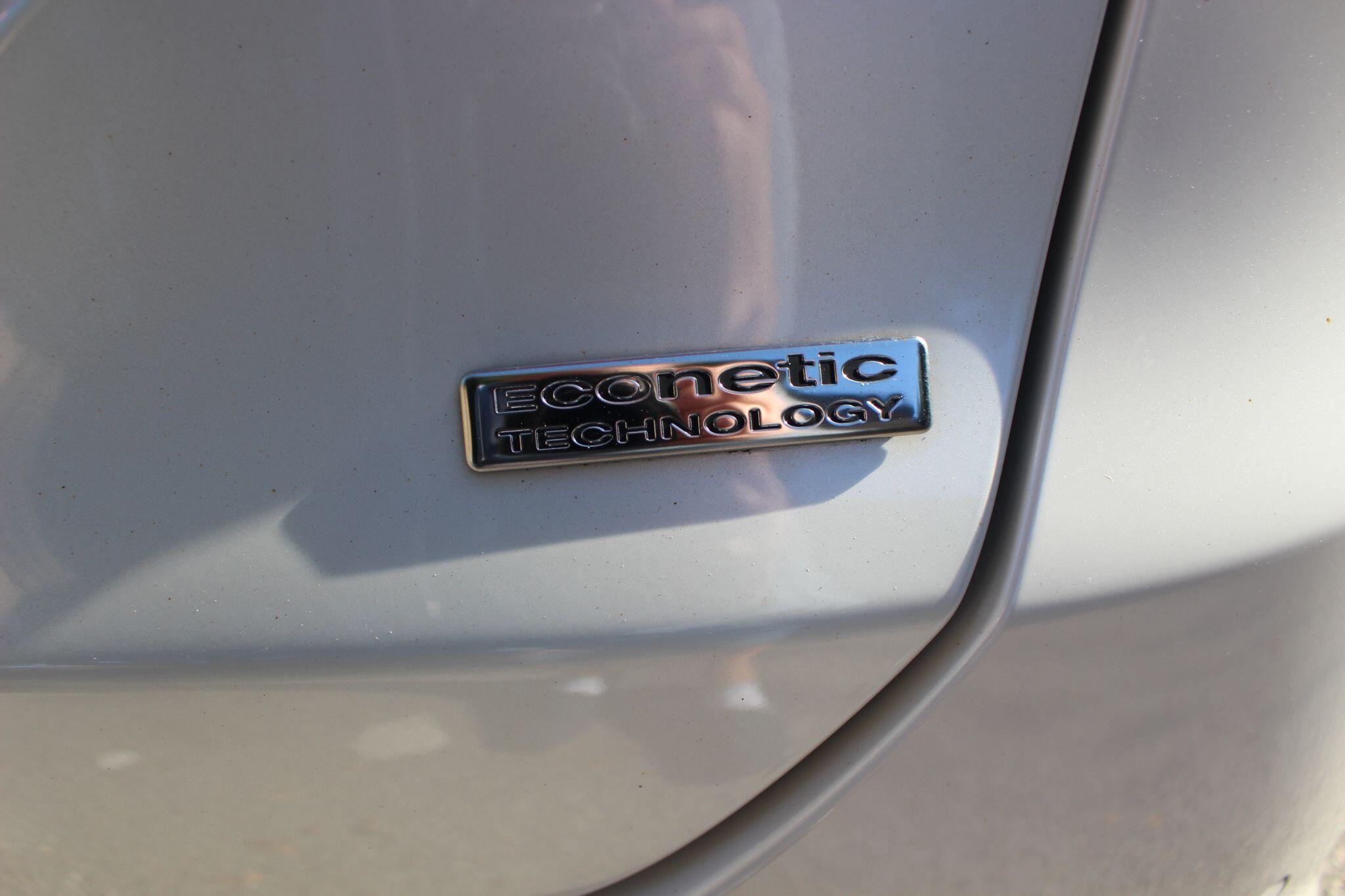 Ford Mondeo view 25
