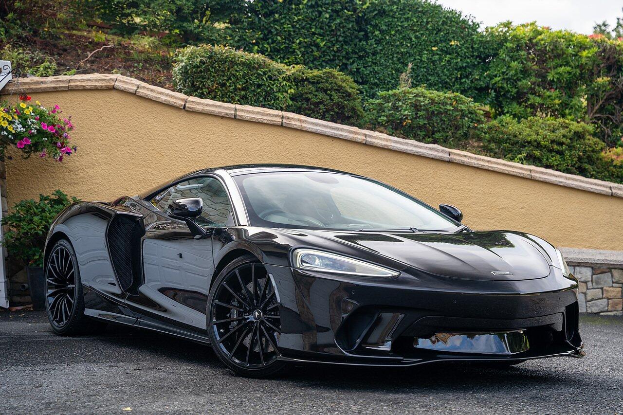 McLaren GT view 25