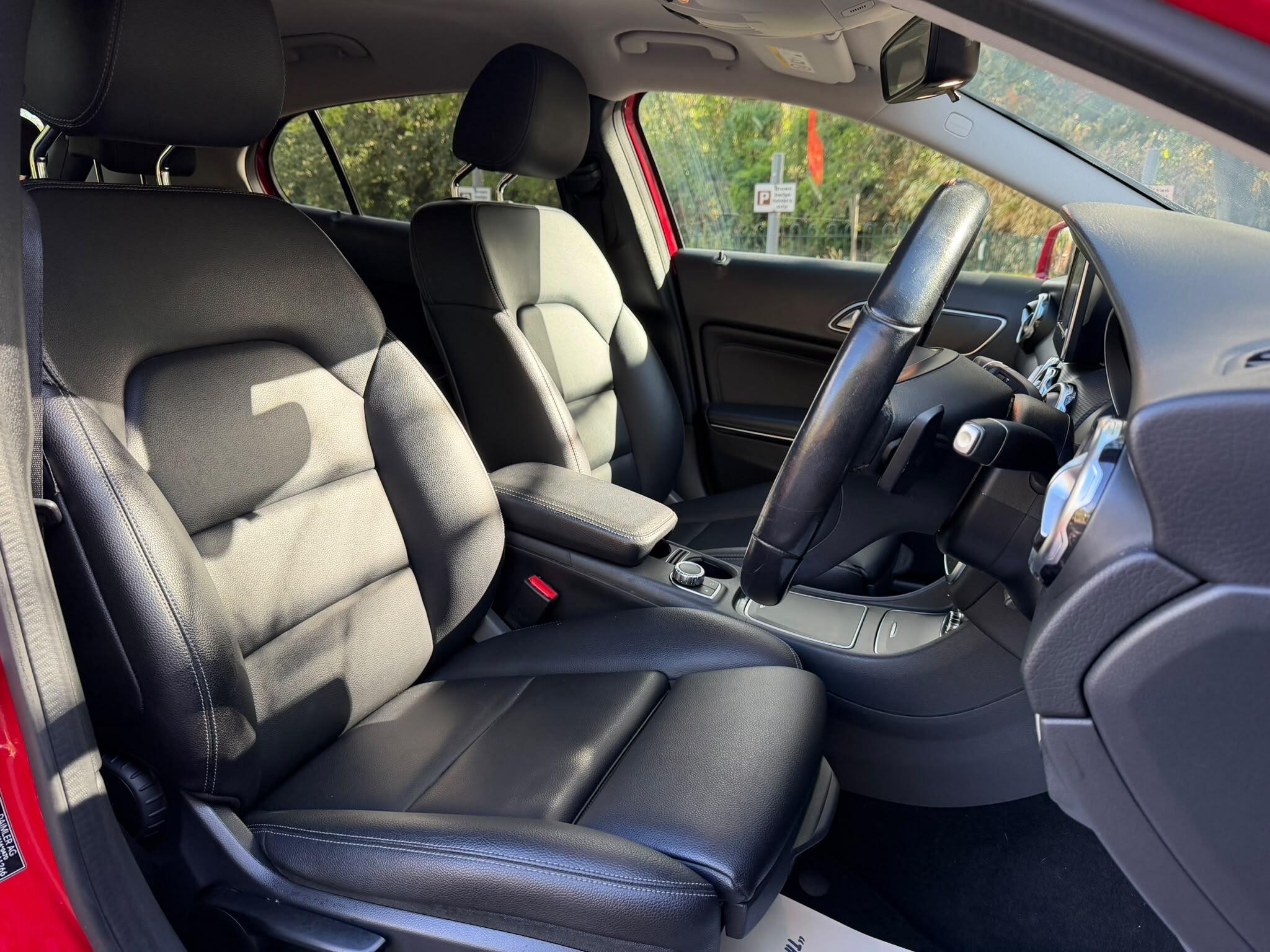 Mercedes-Benz Gla view 11