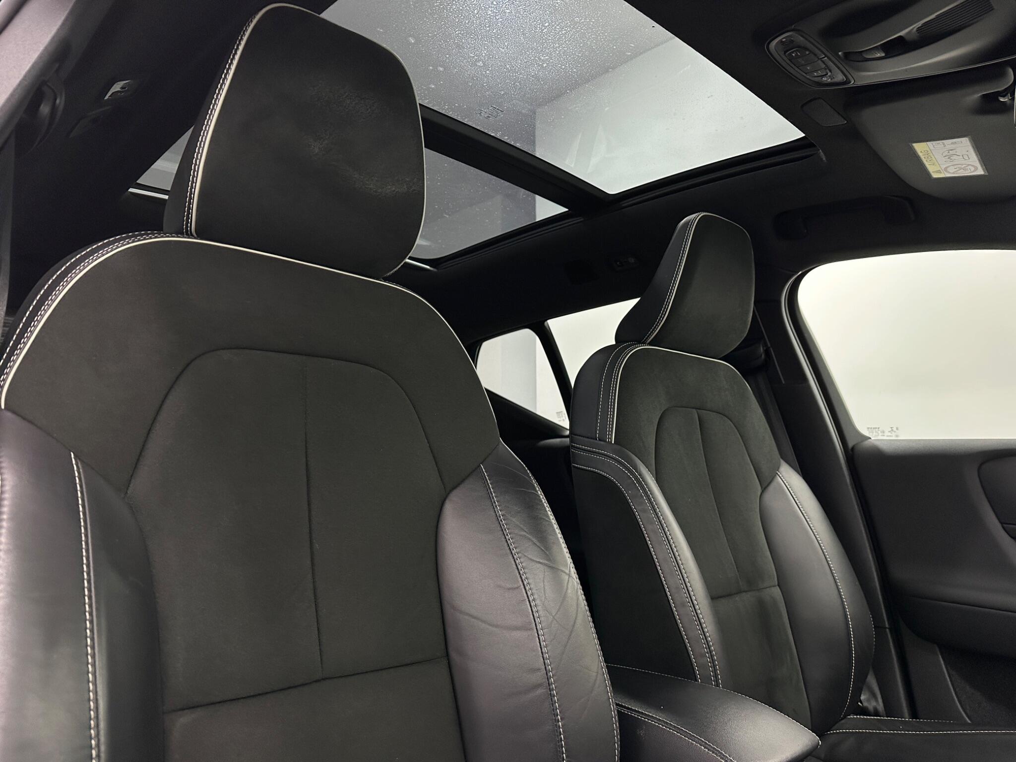 Volvo XC40 view 30