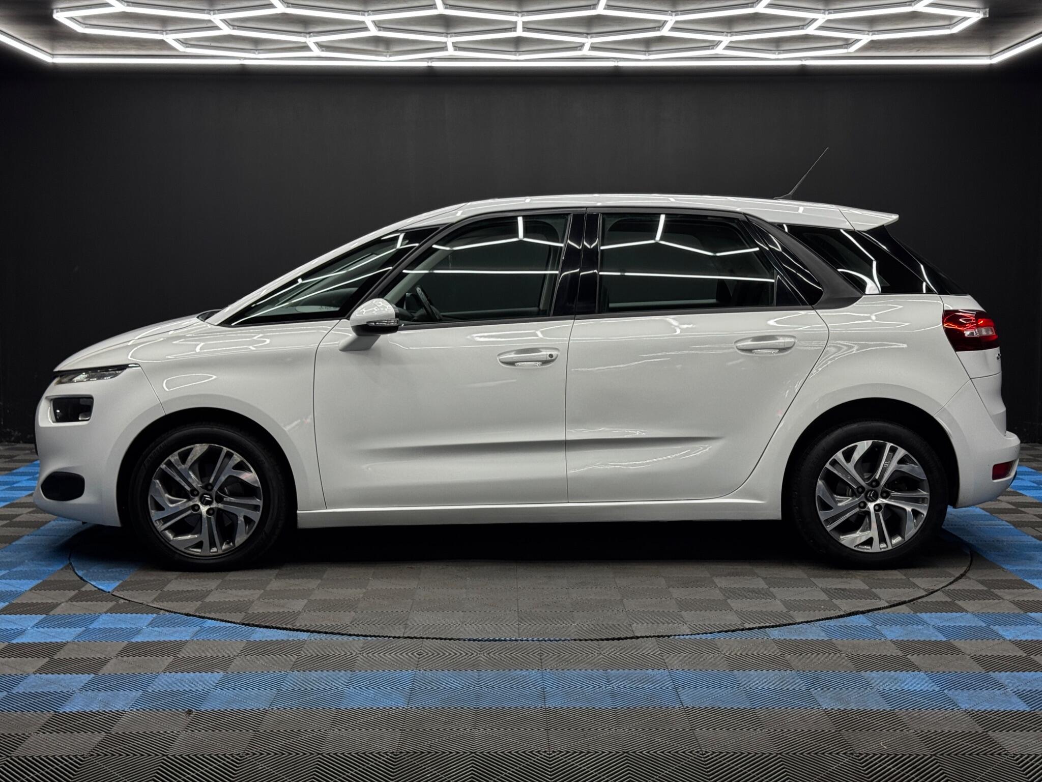Citroen C4 Picasso view 8