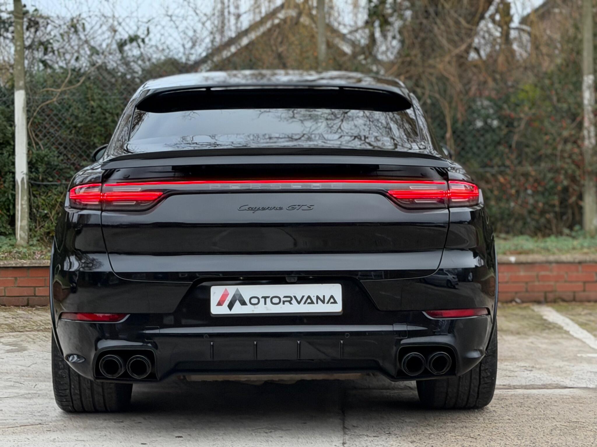 Porsche Cayenne view 9